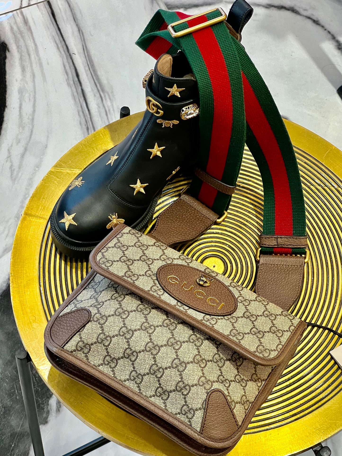 GUCCI GG SUPREME NEO VINTAGE SMALL MESSENGER BAG