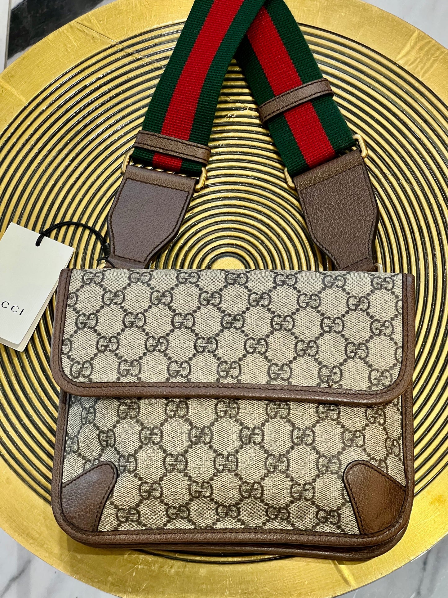 GUCCI GG SUPREME NEO VINTAGE SMALL MESSENGER BAG