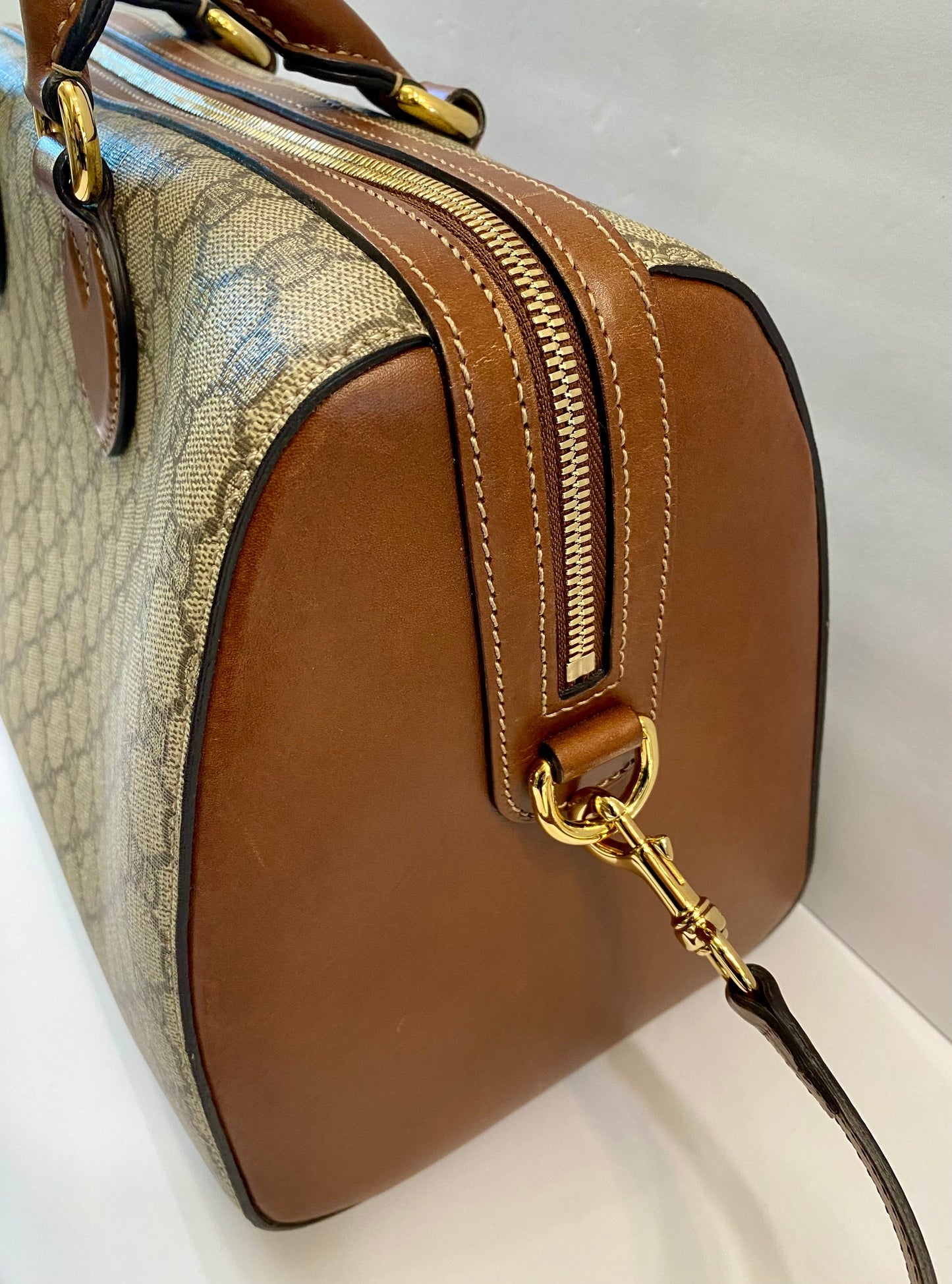 GUCCI GG SUPREME CANVAS BOSTON HANDBAG