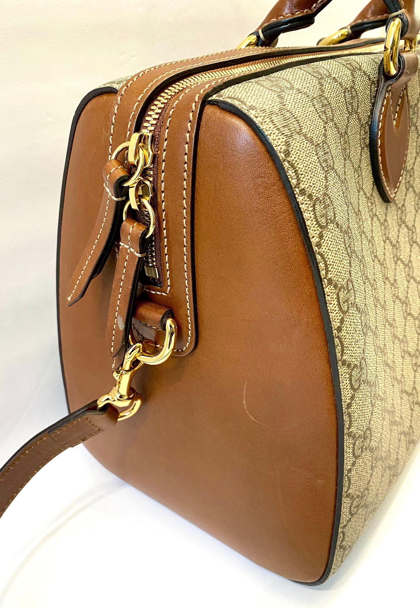 GUCCI GG SUPREME CANVAS BOSTON HANDBAG