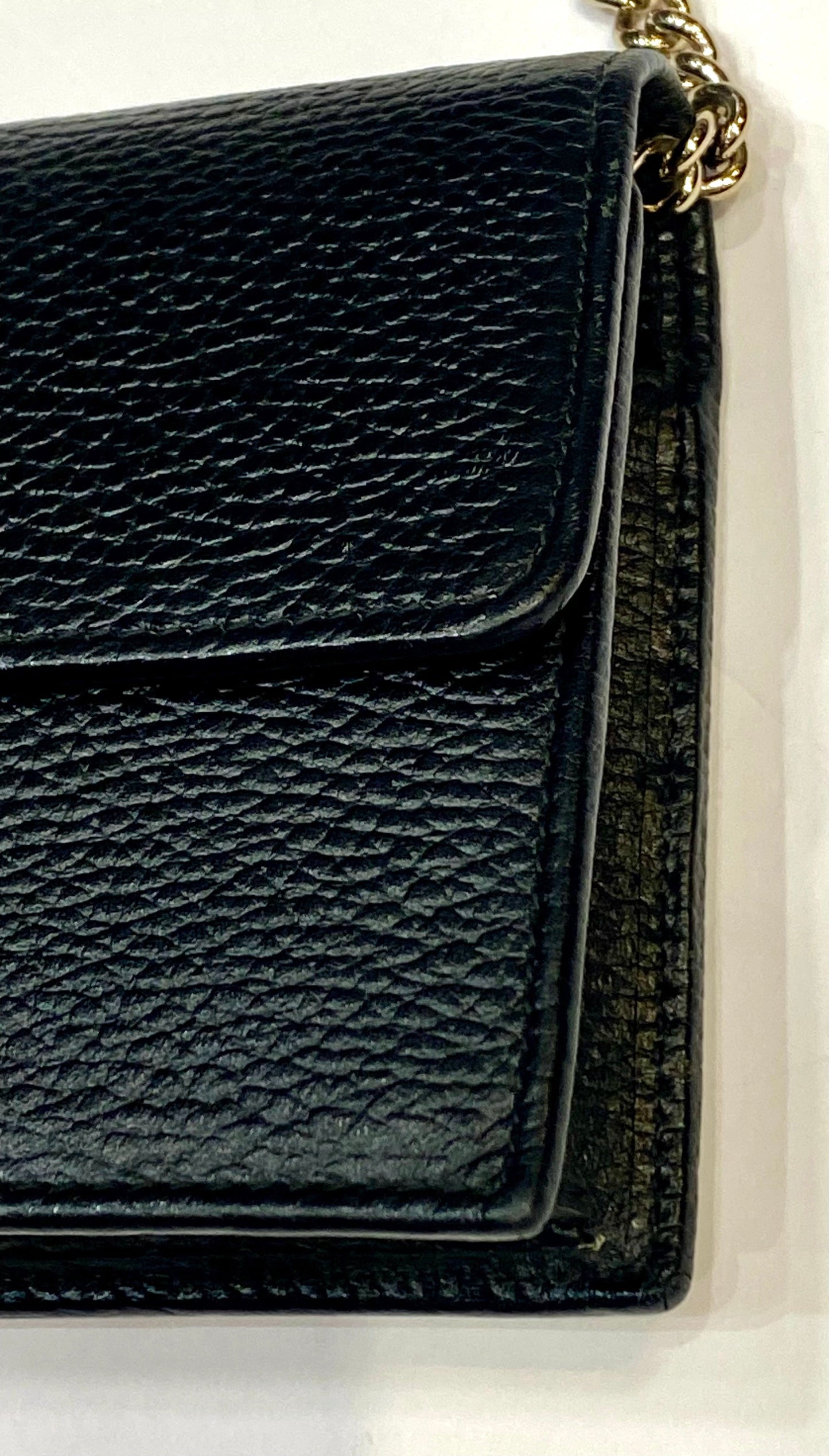 GUCCI CALFSKIN LEATHER INTERLOCKING G WALLET ON A CHAIN