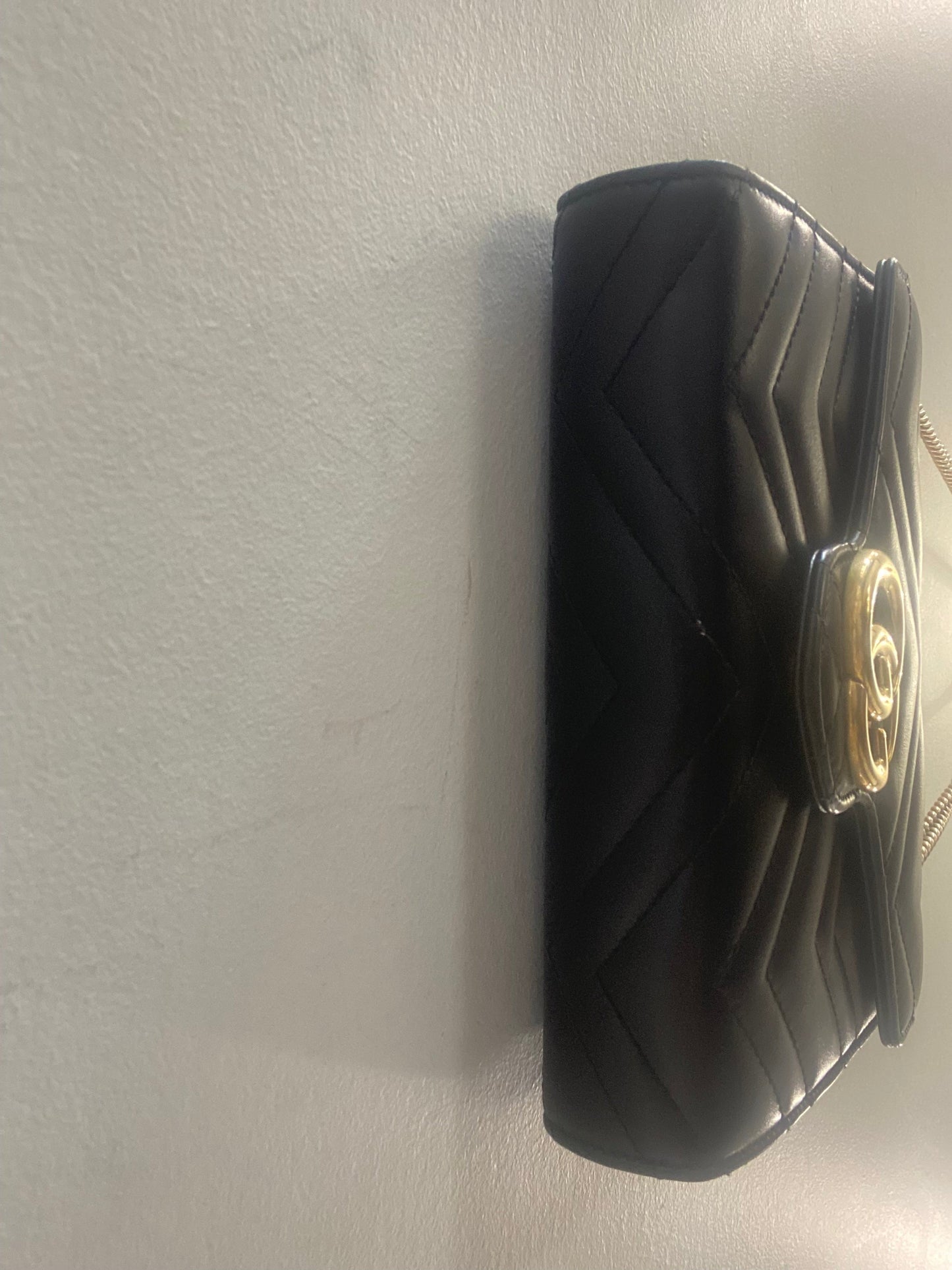 GUCCI GG MARMONT MATELASSE CALFSKIN MINI WALLET ON A CHAIN