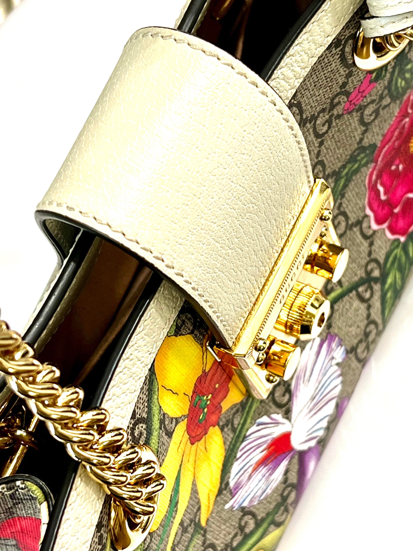 GUCCI GG SUPREME FLORA PADLOCK CHAIN SMALL TOTE BAG
