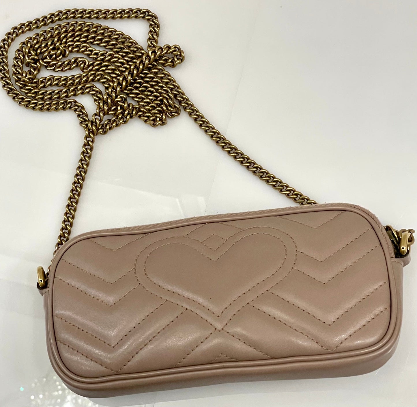 GUCCI GG MARMONT MATELASSE MINI CHAIN CROSSBODY BAG