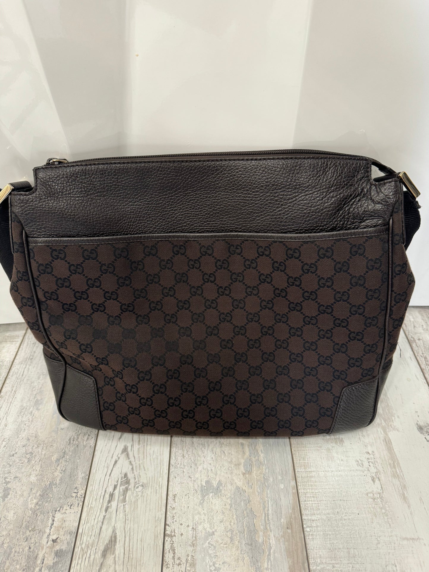 GUCCI GG MONOGRAM CANVAS LEATHER MESSENGER BAG
