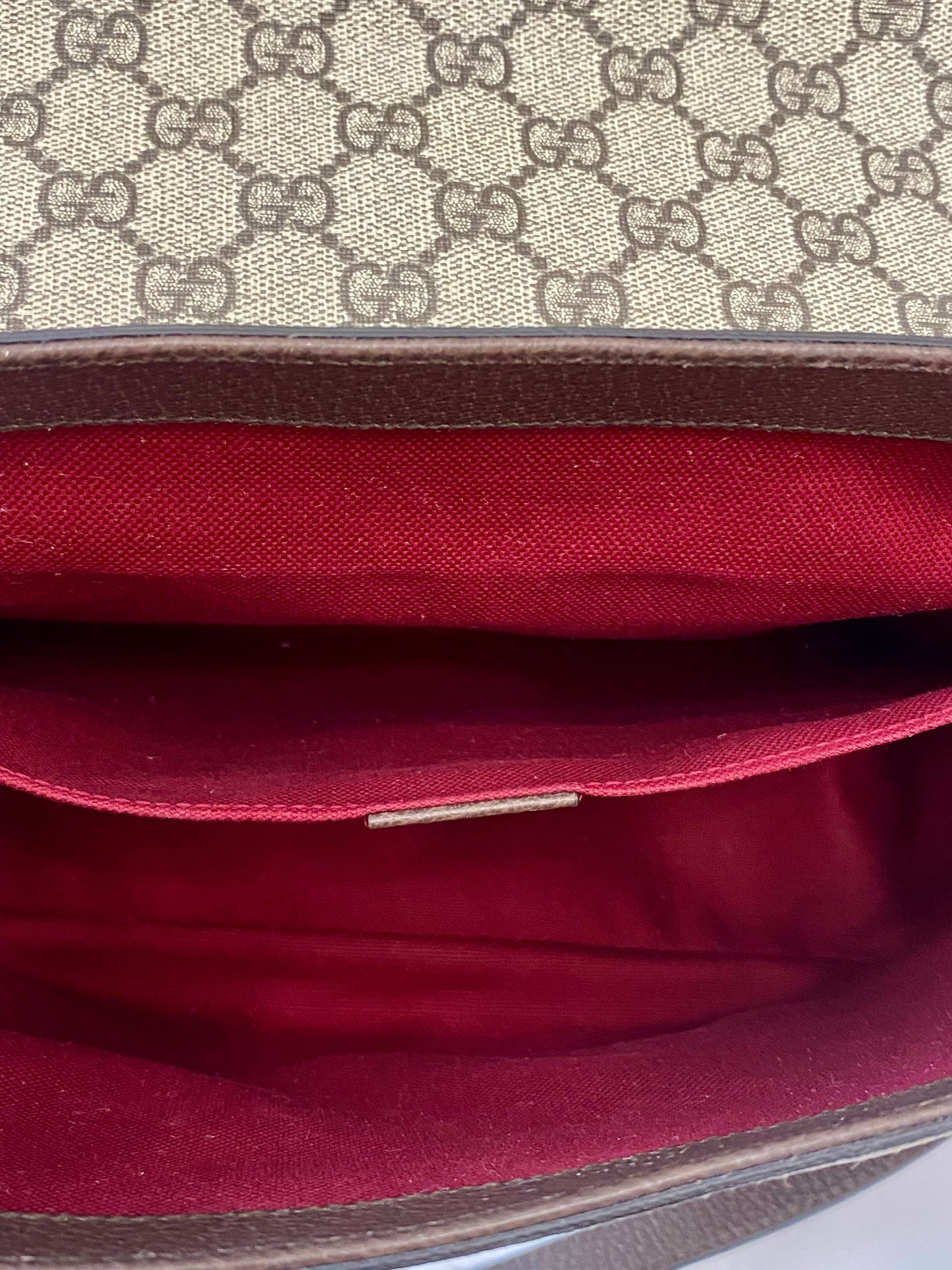 GUCCI GG SUPREME MESSENGER BAG