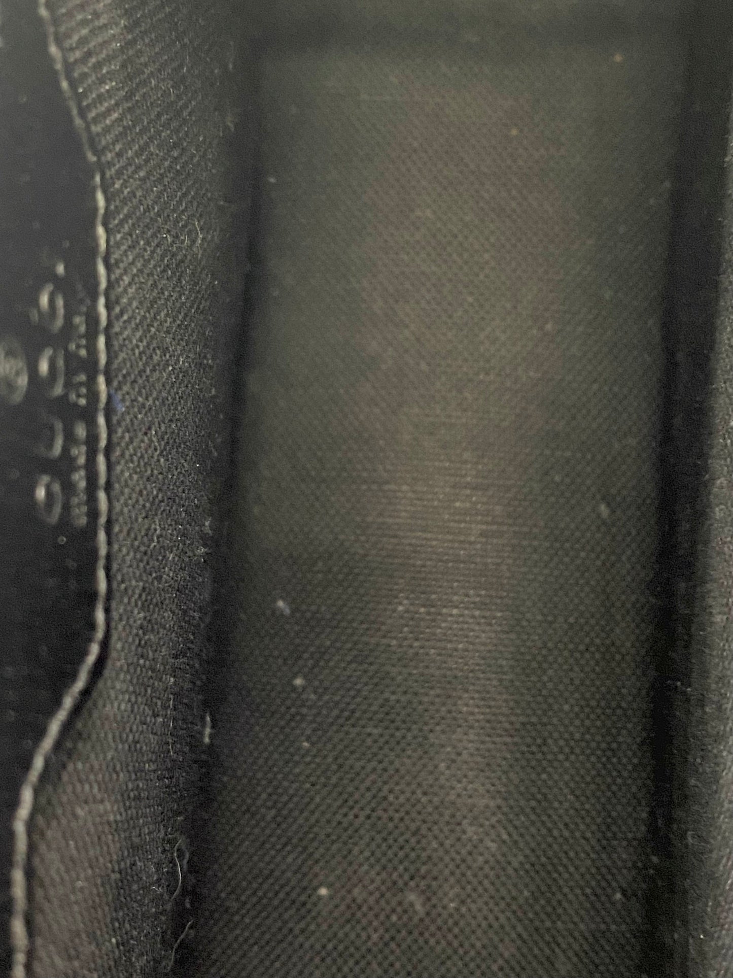 GUCCI GG SUPREME MESSENGER BAG