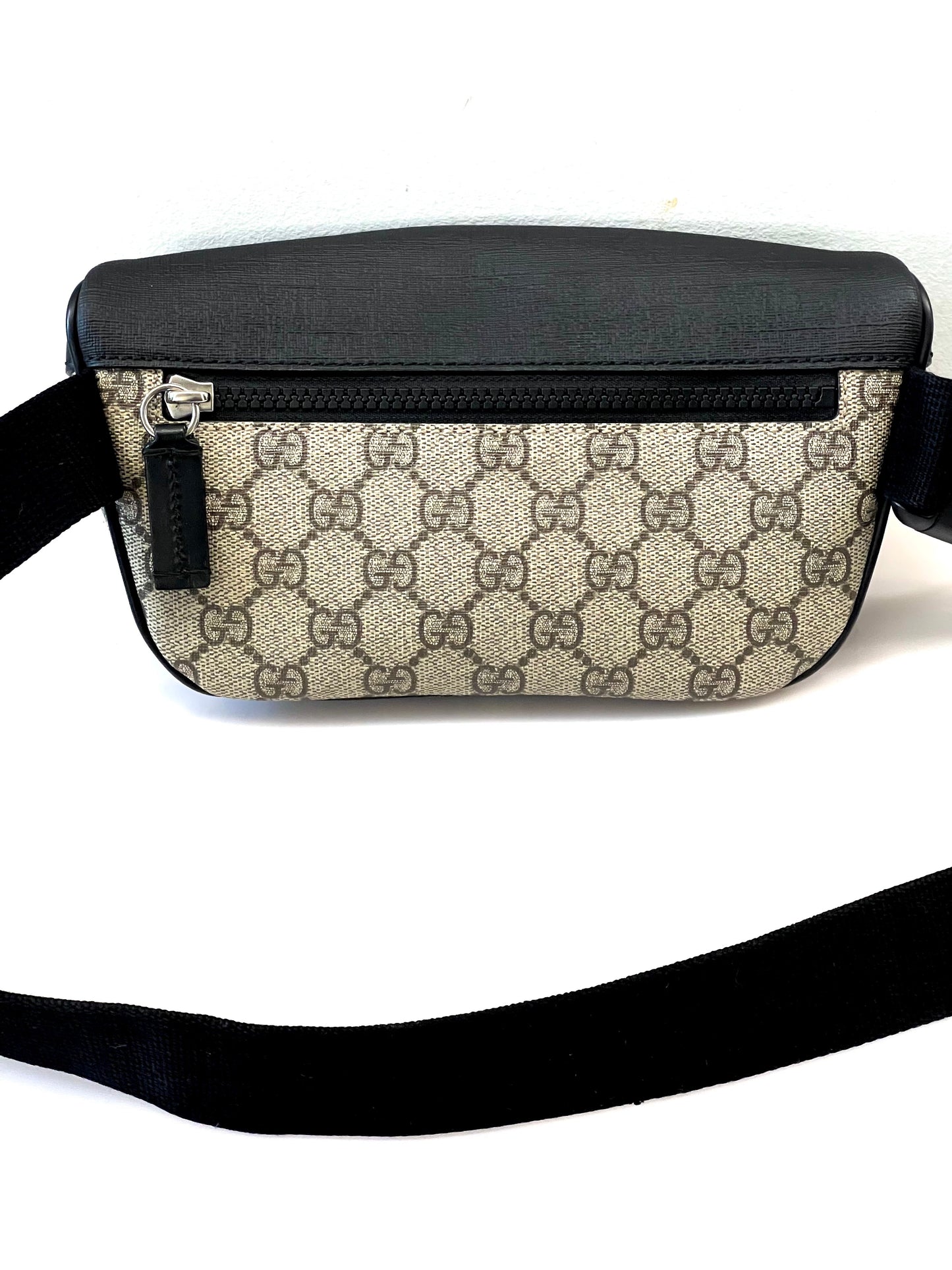 GUCCI GG SUPREME MONOGRAM BELT BAG