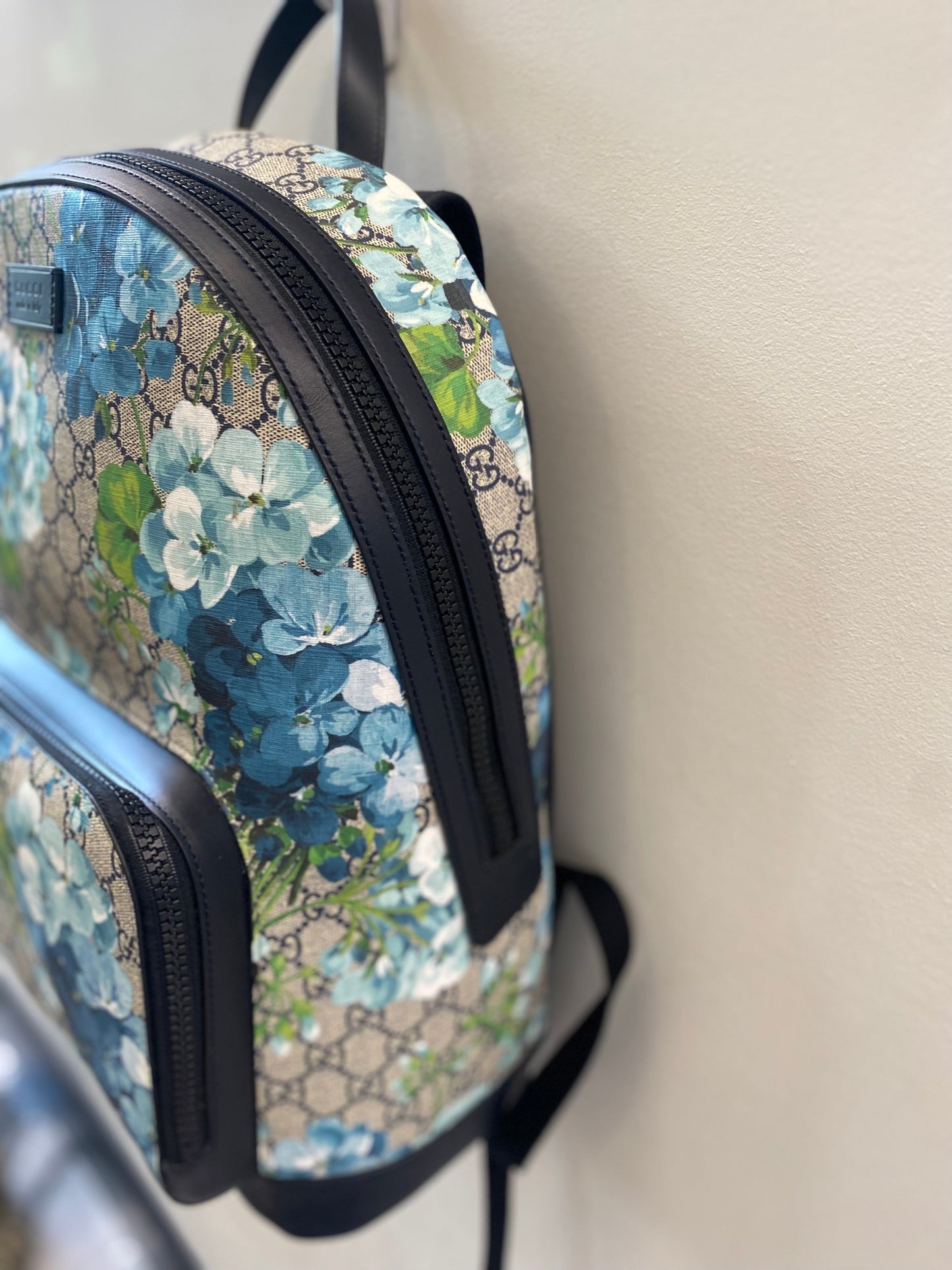 GUCCI GG SUPREME MONOGRAM BLOOMS DAY BACKPACK