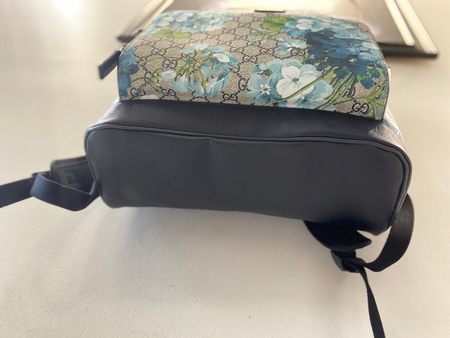 GUCCI GG SUPREME MONOGRAM BLOOMS DAY BACKPACK