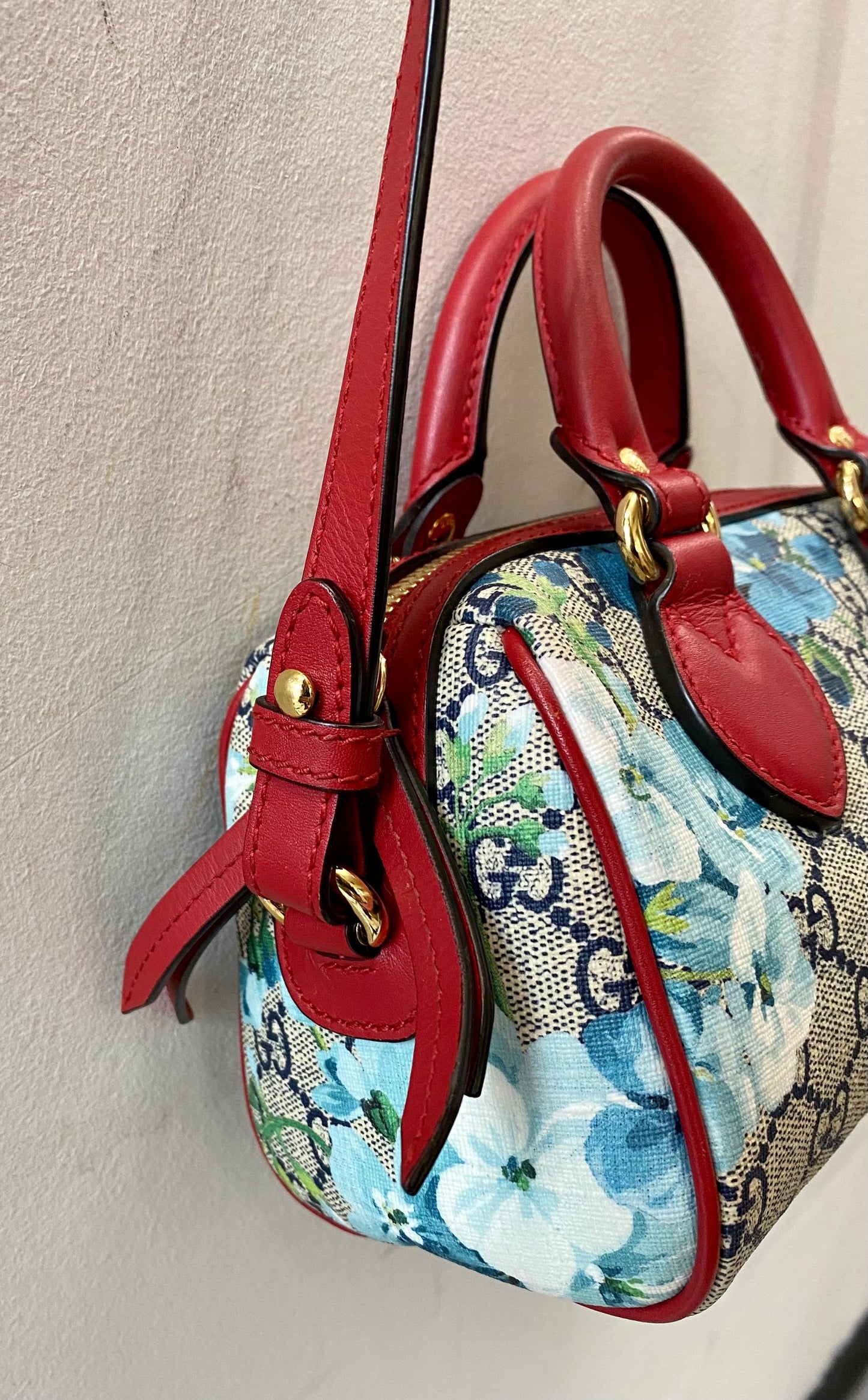 GUCCI GG SUPREME MONOGRAM BLOOMS MINI BOSTON BAG