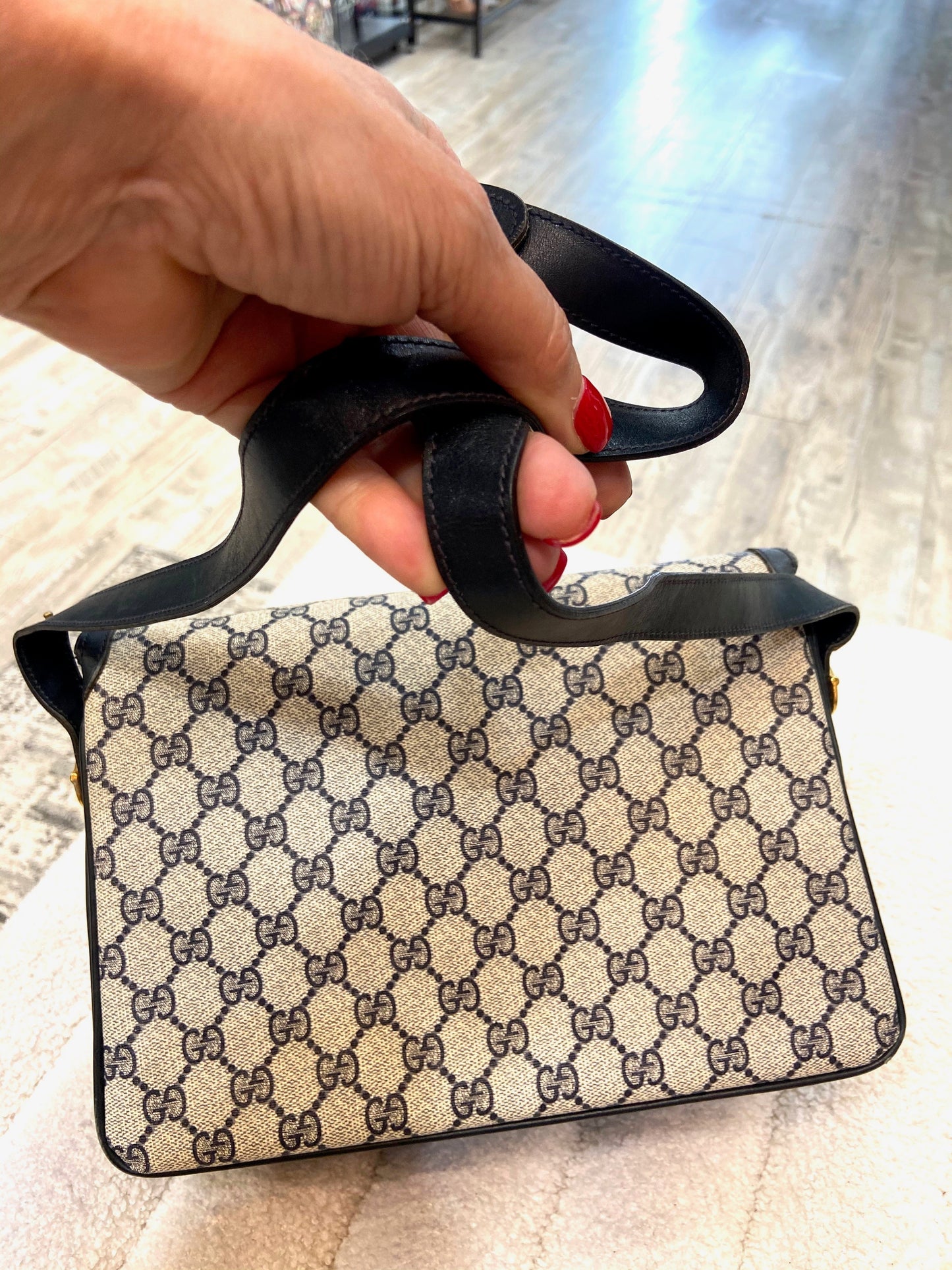 GUCCI GG SUPREME VINTAGE SHOULDER BAG