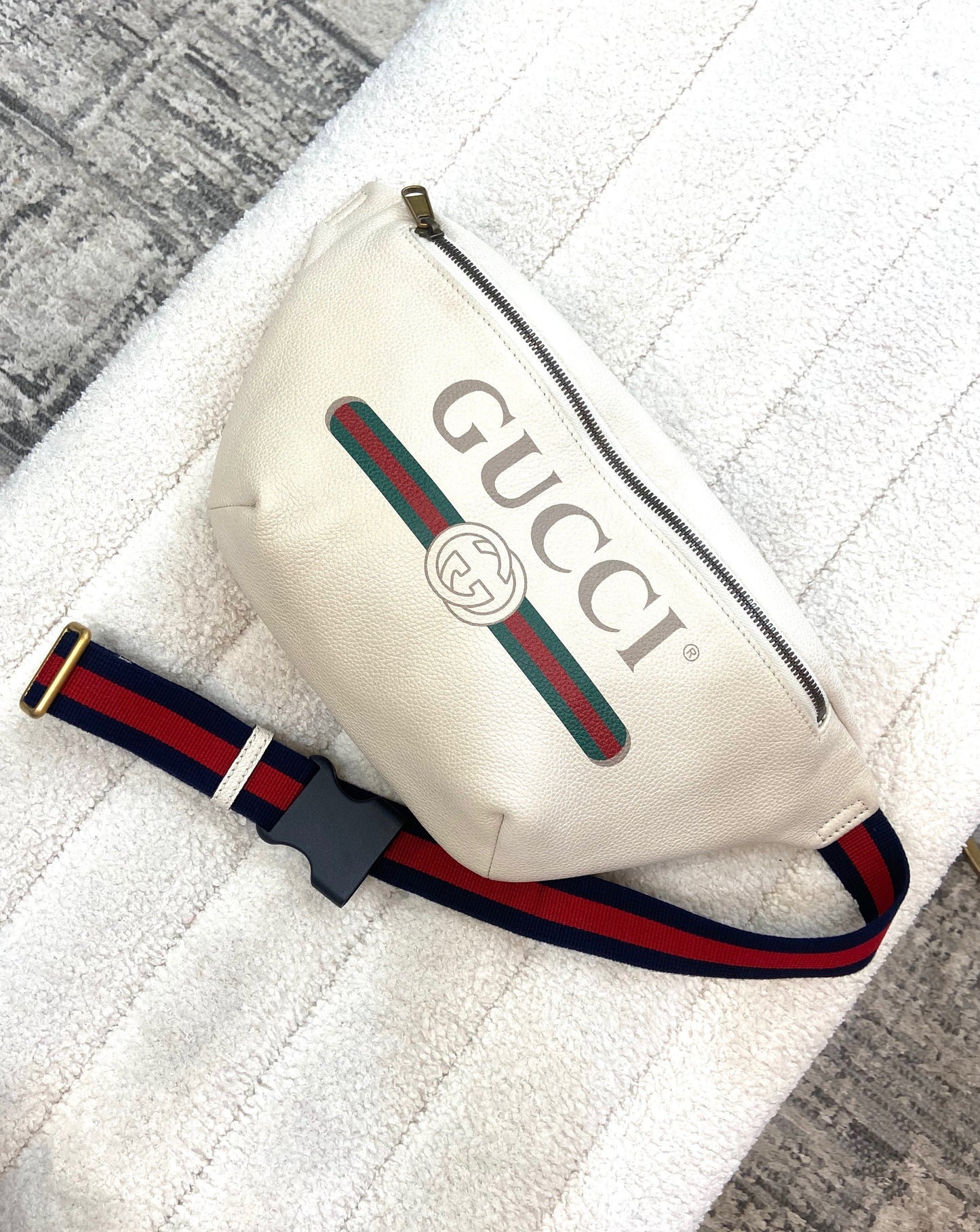 GUCCI GRAINED CALFSKIN WEB LOGO LARGE BELT BAG