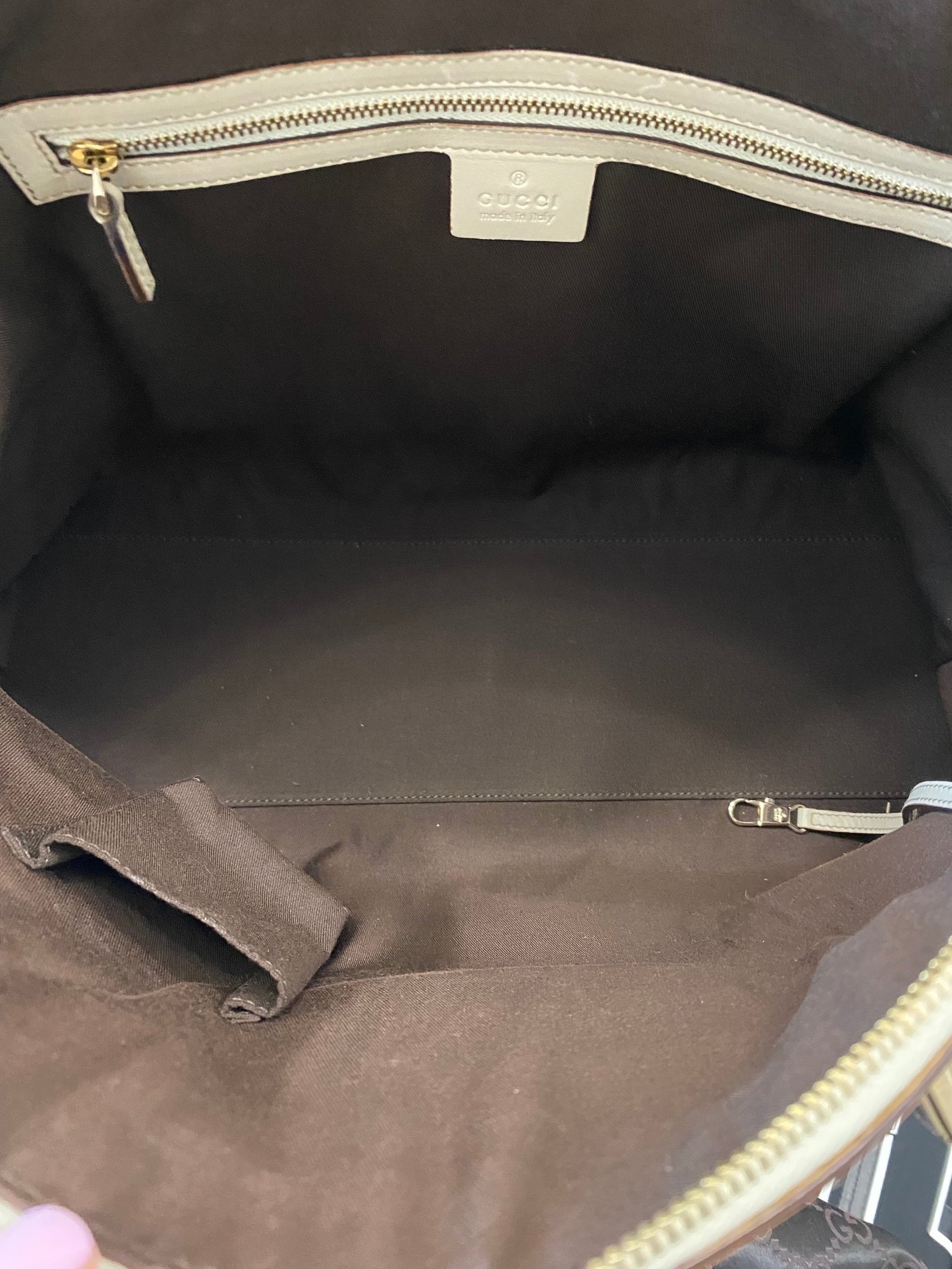 GUCCI GUCCISSIMA HORSEBIT LOGO PLAQUE CALFSKIN SHOULDER BAG