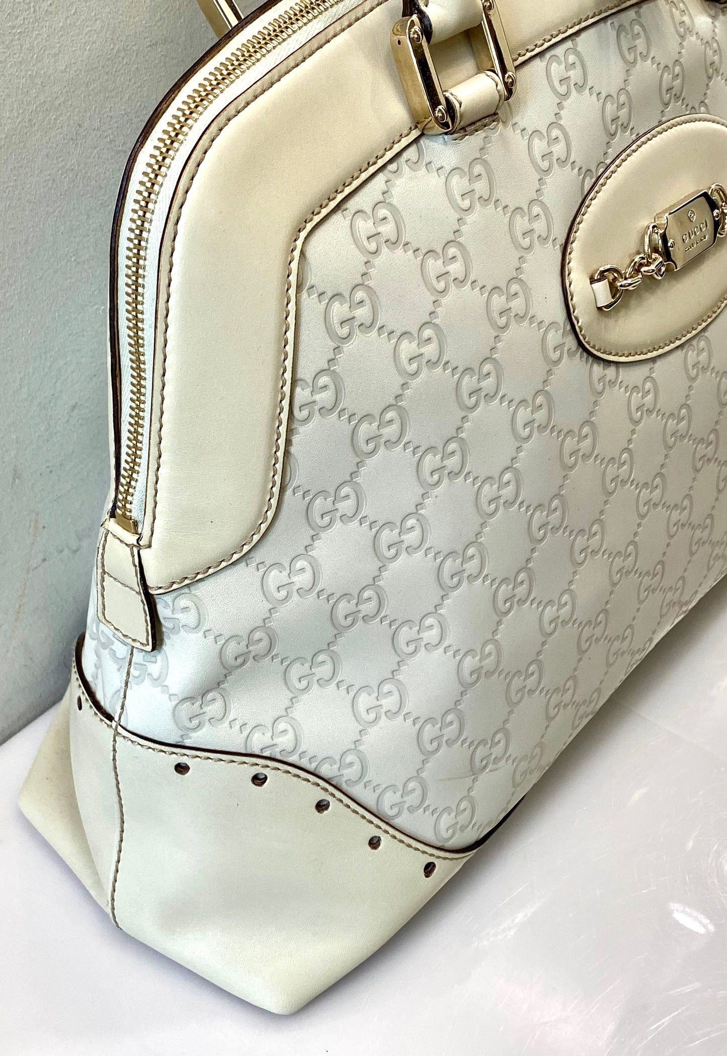 GUCCI GUCCISSIMA HORSEBIT LOGO PLAQUE CALFSKIN SHOULDER BAG