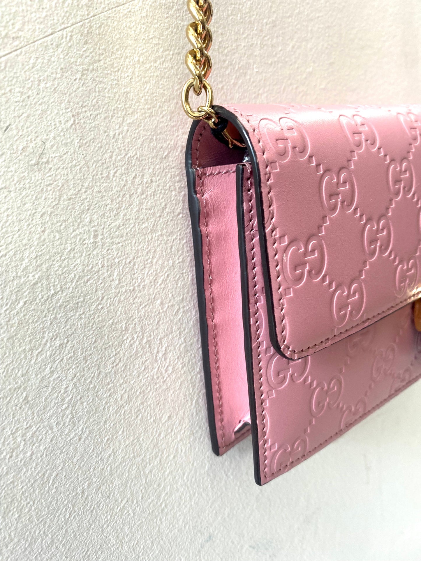 GUCCI GUCCISSIMA LEATHER ICON CHAIN WALLET