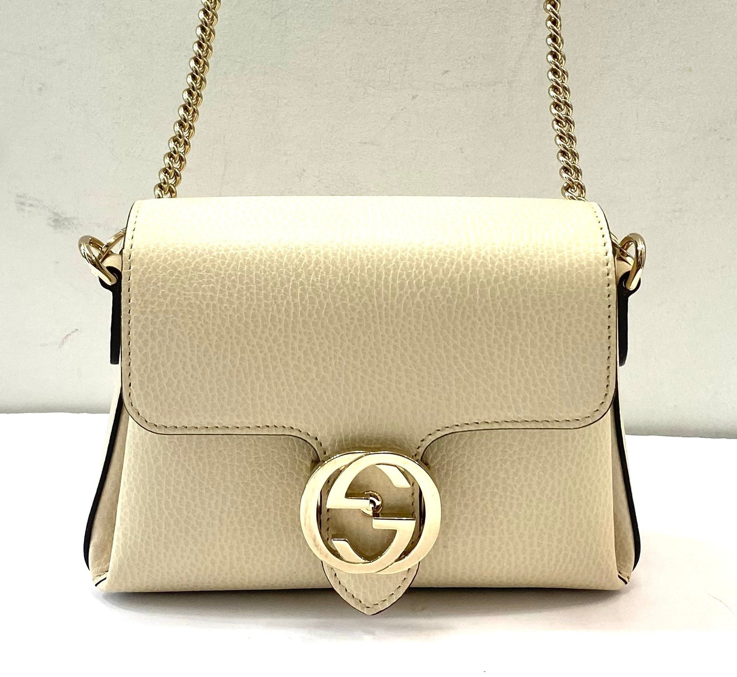 GUCCI INTERLOCKING G CALFSKIN LEATHER CHAIN BAG