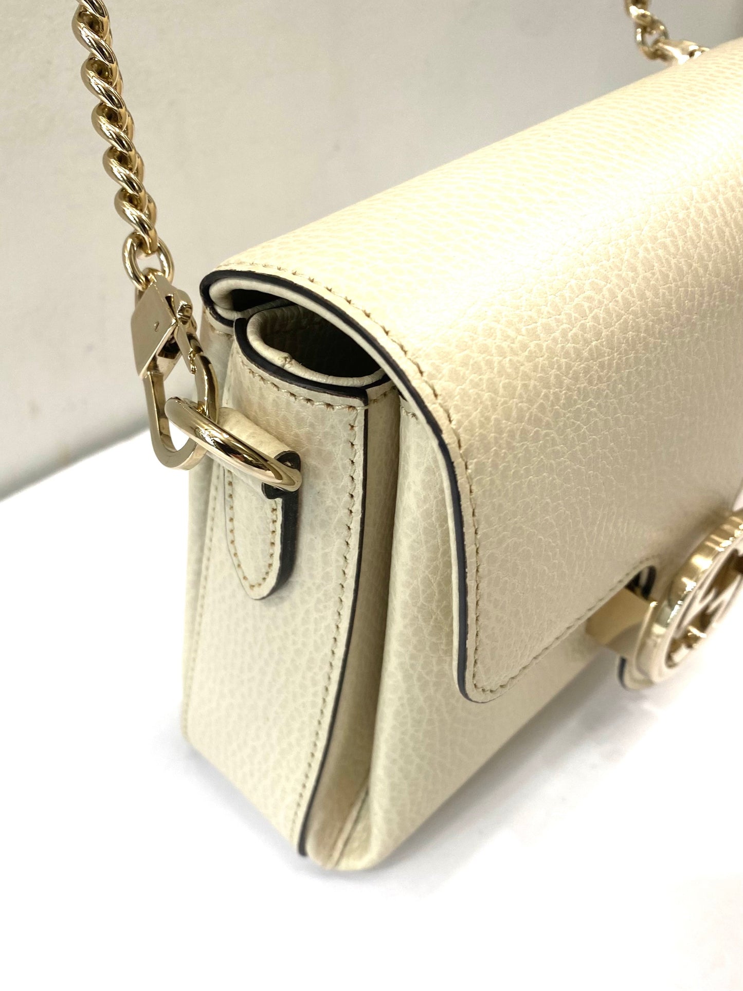 GUCCI INTERLOCKING G CALFSKIN LEATHER CHAIN BAG