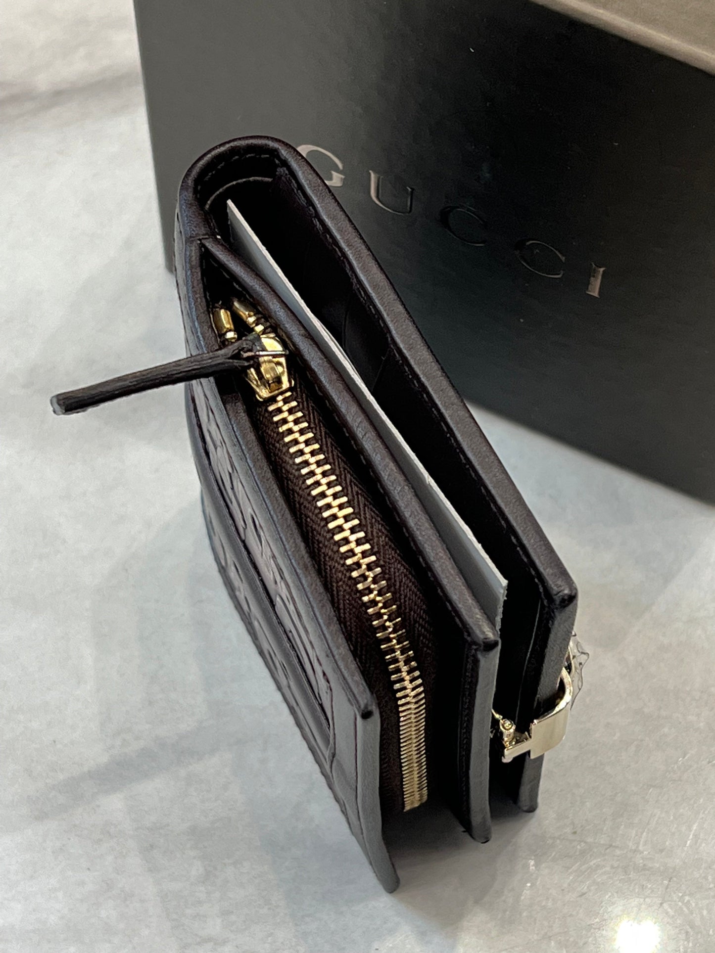 GUCCI GG LEATHER COMPACT WALLET
