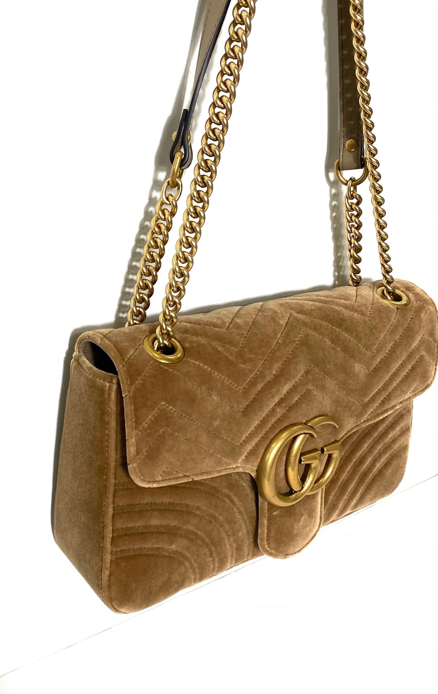 GUCCI GG MARMONT 2.0 MATELASSE MEDIUM VELVET SHOULDER BAG