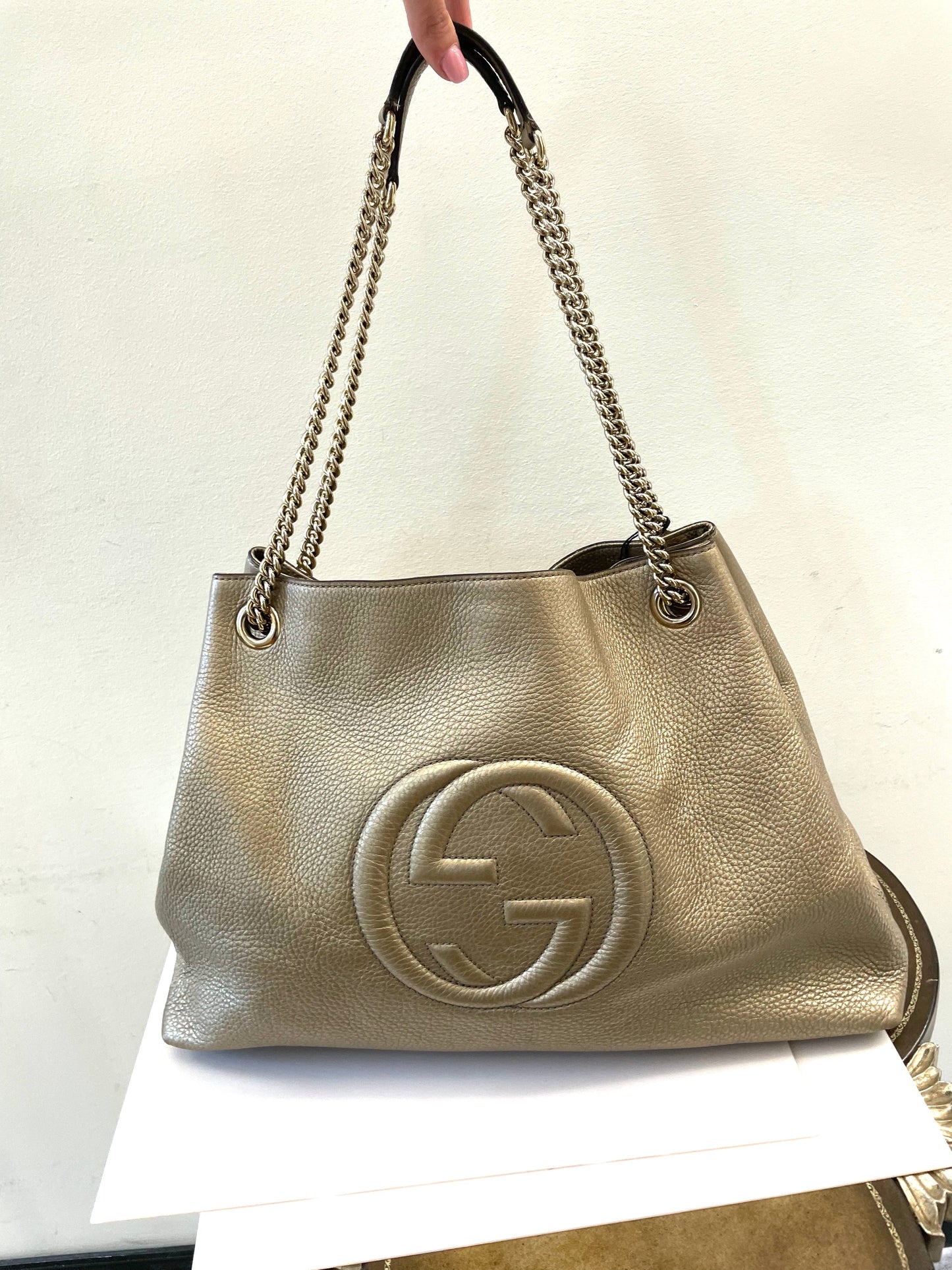 GUCCI METALLIC CALFSKIN MEDIUM SOHO CHAIN SHOULDER BAG