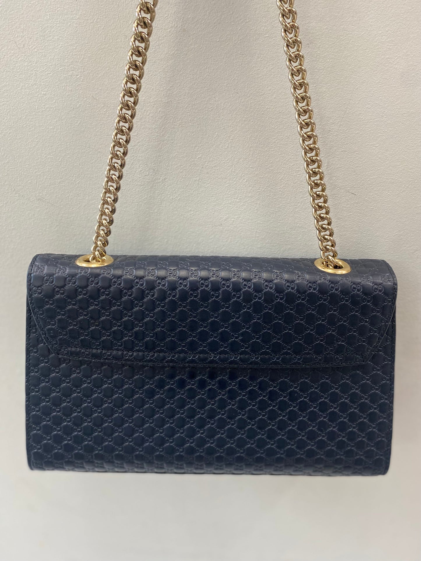 GUCCI MICROGUCCISSIMA LEATHER MEDIUM CHAIN SHOULDER BAG