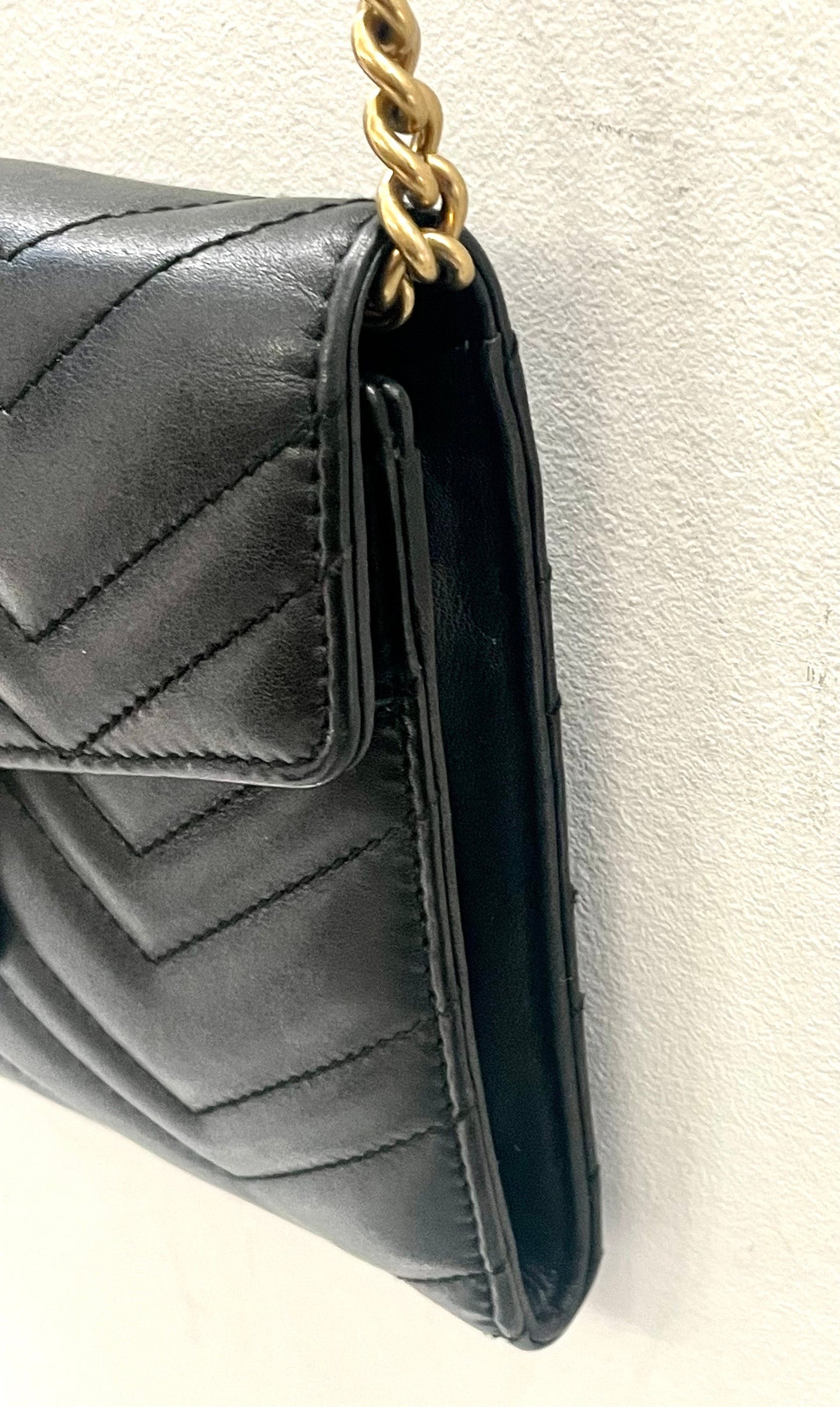 GUCCI GG MARMONT MINI CHAIN SHOULDER BAG
