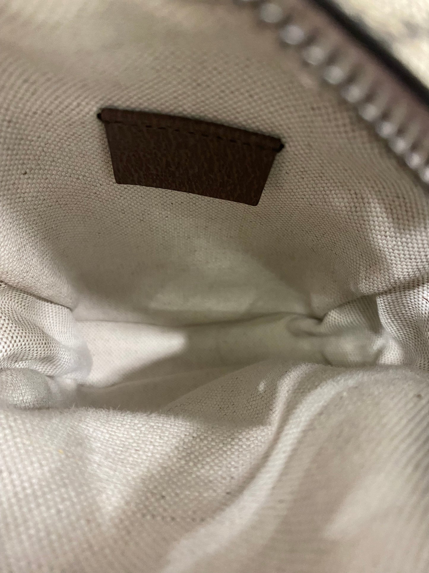 GUCCI NEO VINTAGE GG SUPREME MINI CROSSBODY BAG
