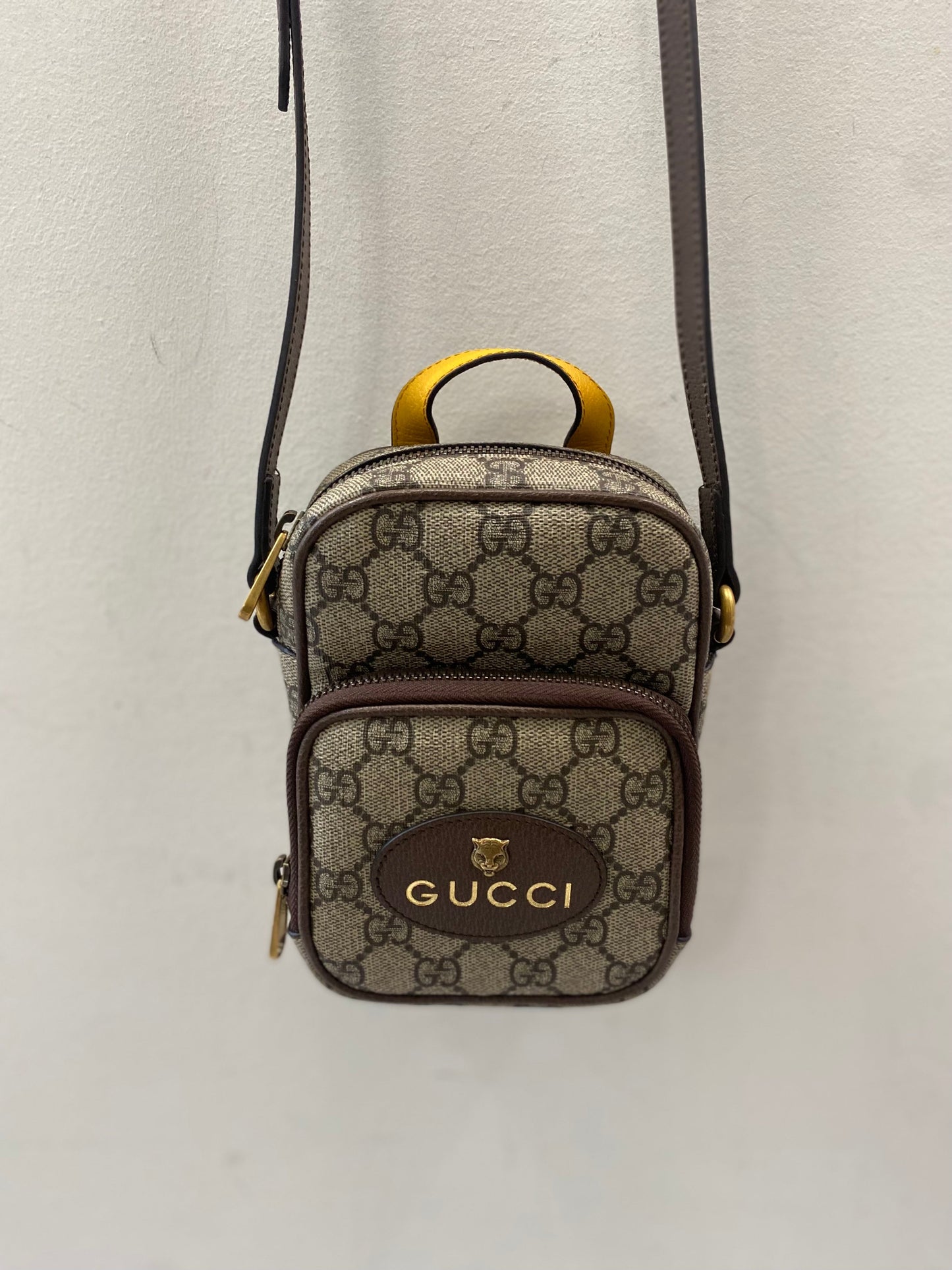 GUCCI NEO VINTAGE GG SUPREME MINI CROSSBODY BAG