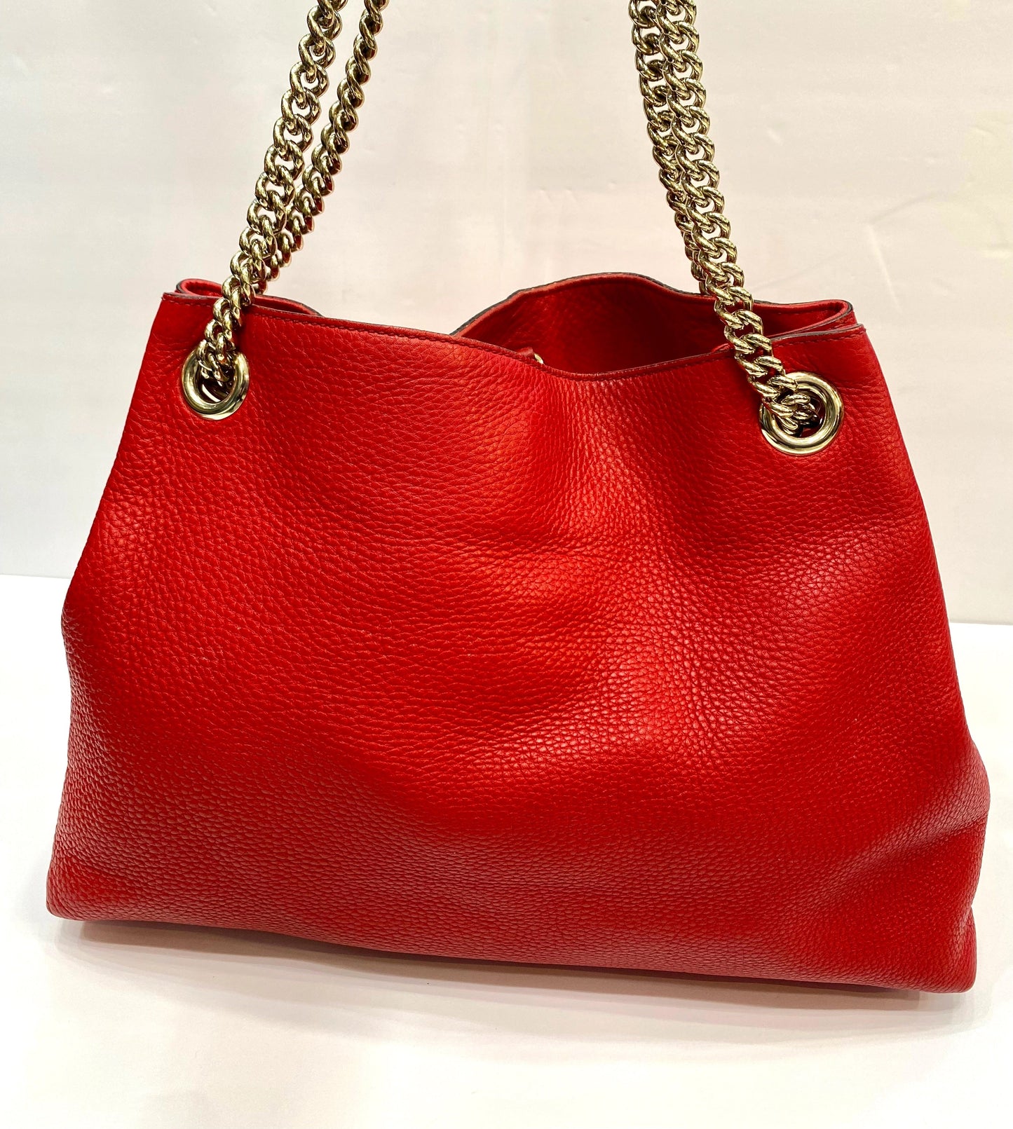 GUCCI PEBBLED CALFSKIN MEDIUM SOHO CHAIN SHOULDER BAG