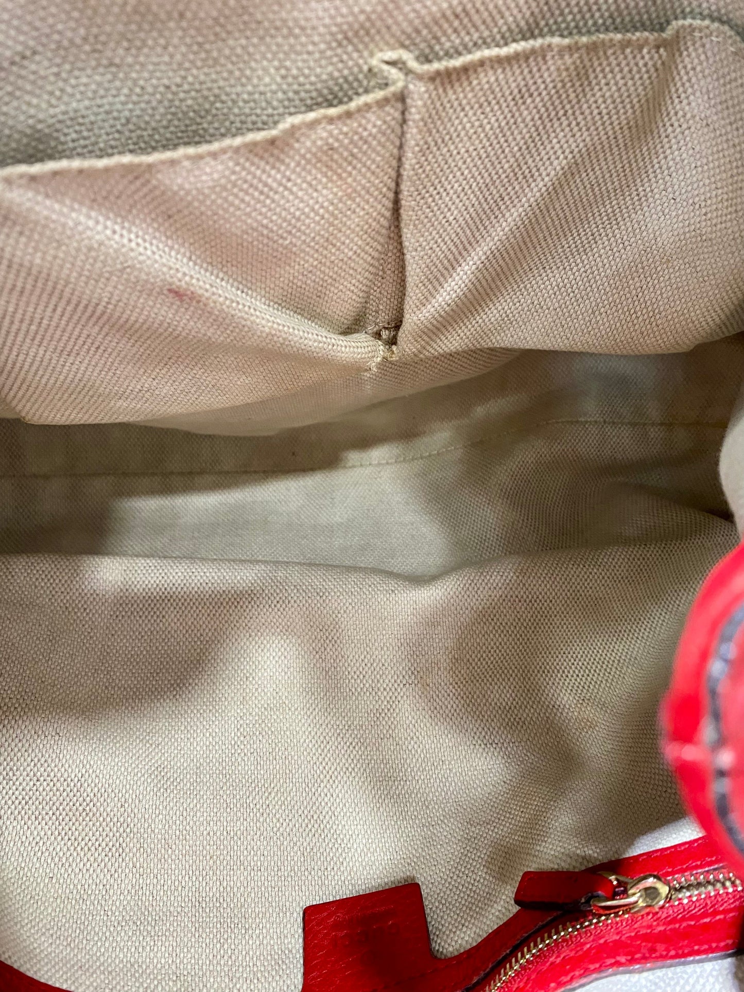 GUCCI PEBBLED CALFSKIN MEDIUM SOHO CHAIN SHOULDER BAG