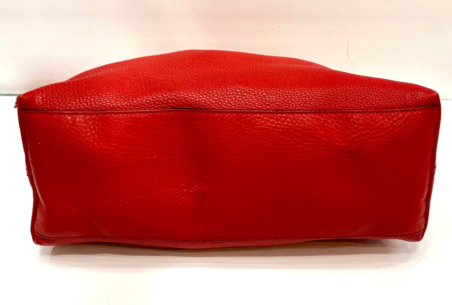 GUCCI PEBBLED CALFSKIN MEDIUM SOHO CHAIN SHOULDER BAG