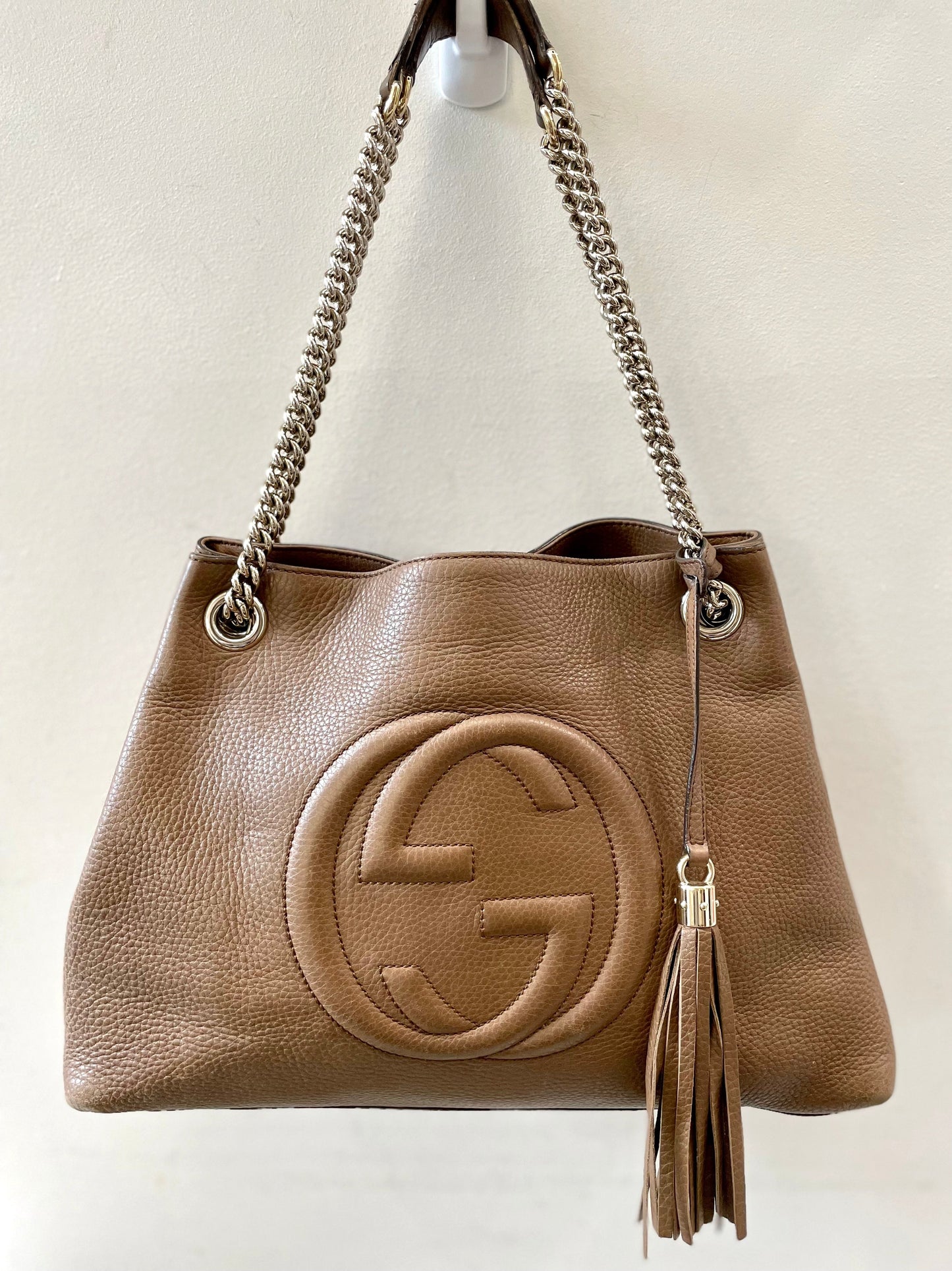 GUCCI PEBBLED CALFSKIN SOHO CHAIN SHOULDER BAG