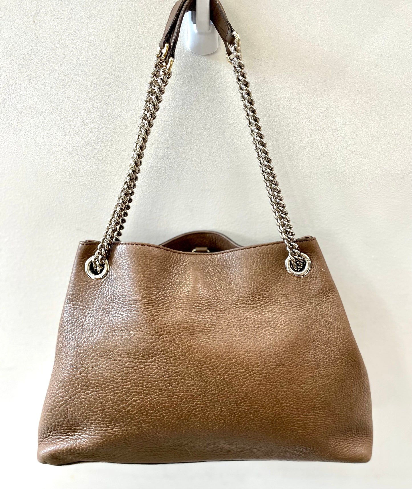 GUCCI PEBBLED CALFSKIN SOHO CHAIN SHOULDER BAG