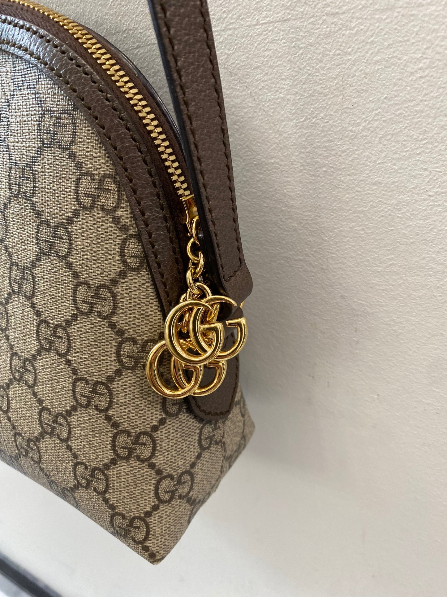 GUCCI SMALL OPHIDIA GG SHOULDER BAG
