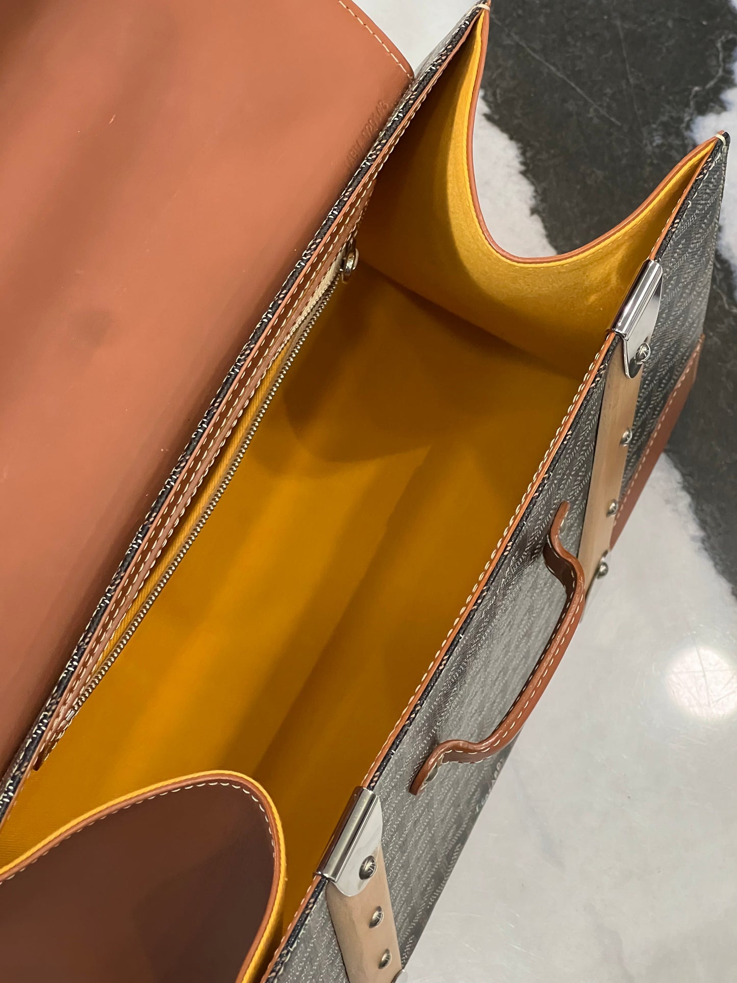 GOYARD SAIGON LEATHER TOP HANDLE HANDBAG MM