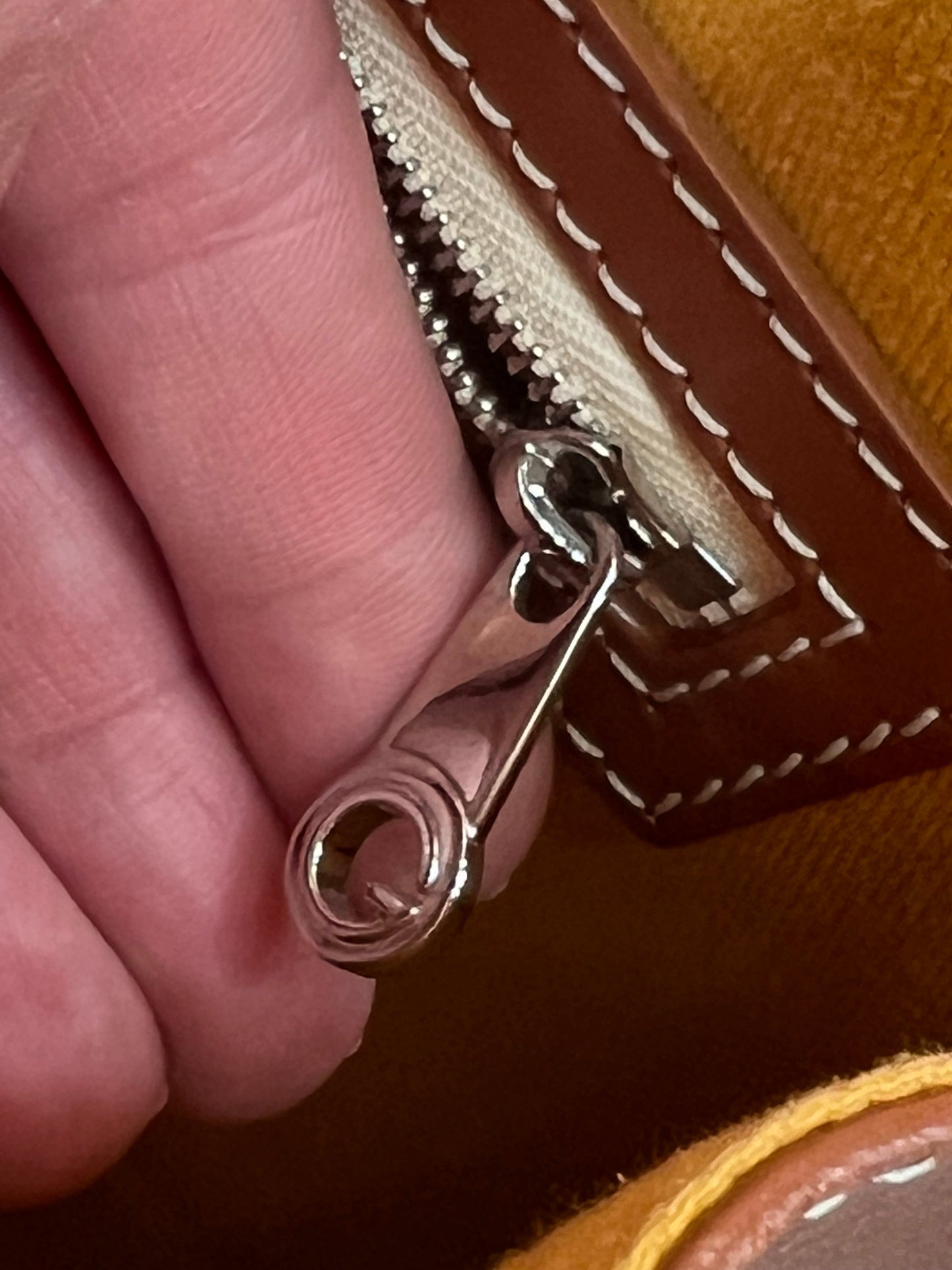 GOYARD SAIGON LEATHER TOP HANDLE HANDBAG MM
