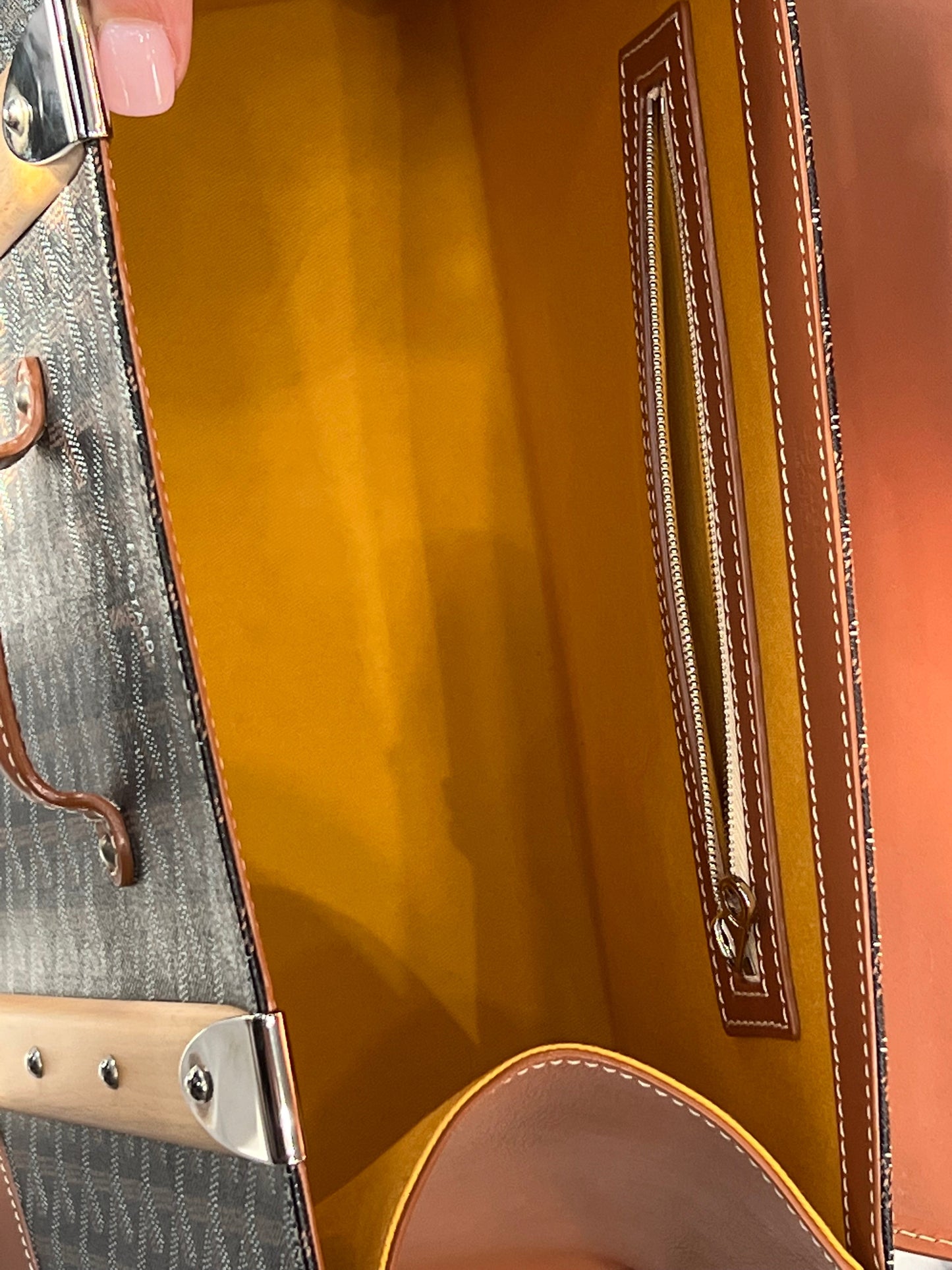 GOYARD SAIGON LEATHER TOP HANDLE HANDBAG MM