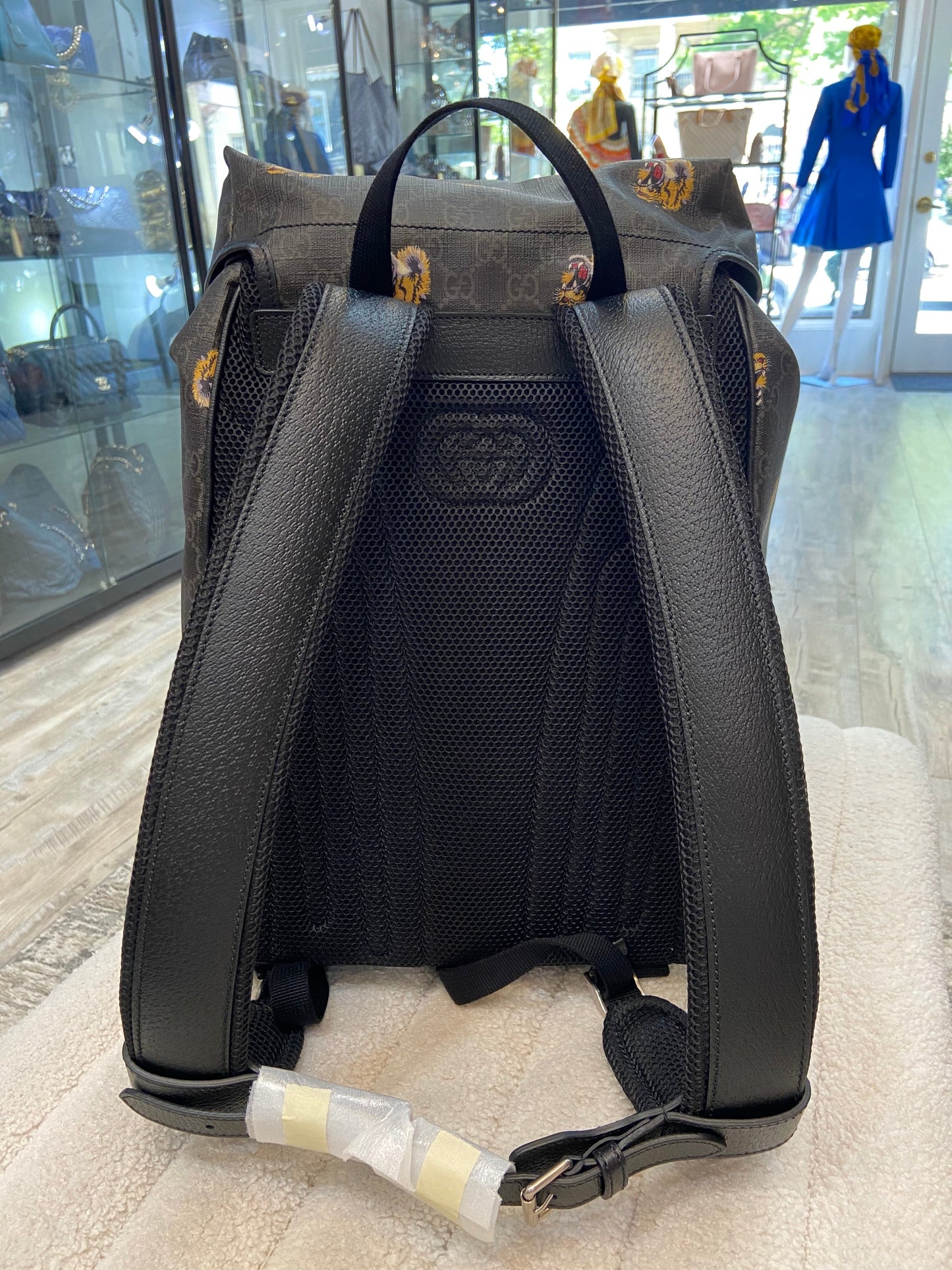 GUCCI GG TIGER PRINT MEDIUM BACKPACK