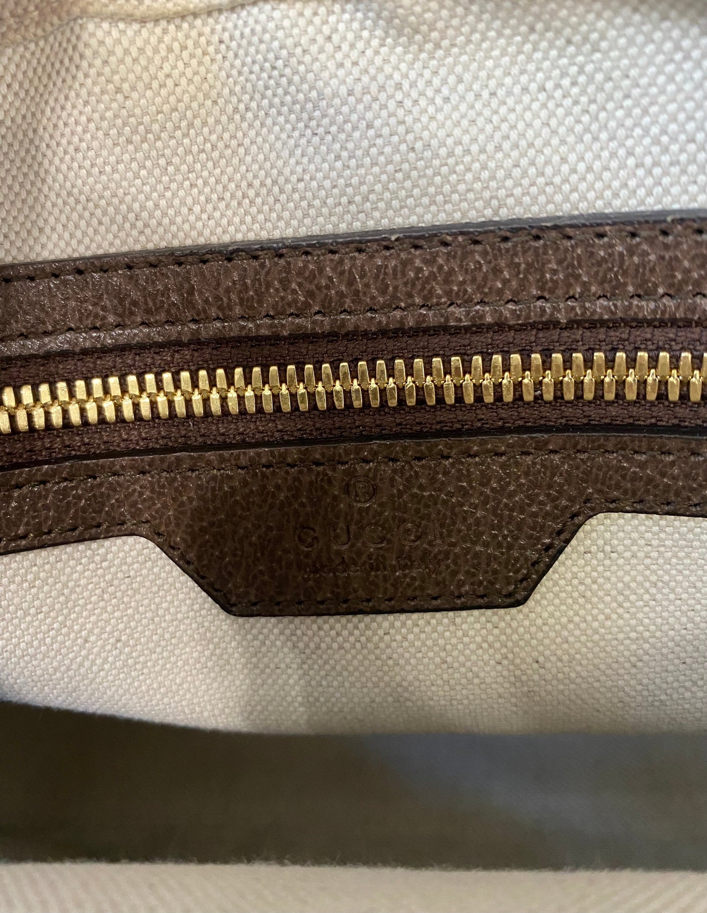 GUCCI JUMBO GG MESSENGER BAG