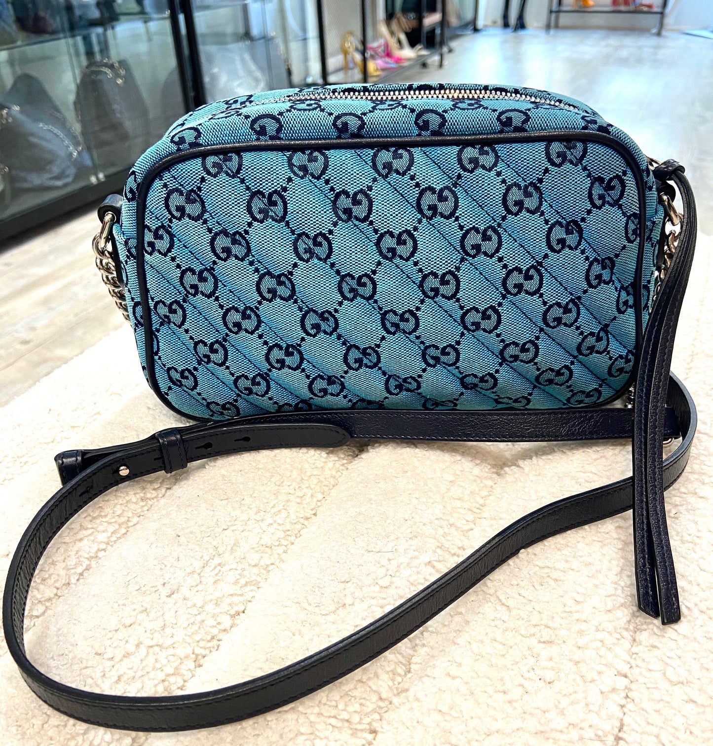 GUCCI GG MARMONT DIAGONAL QUILTED SMALL SHOULDER BAG