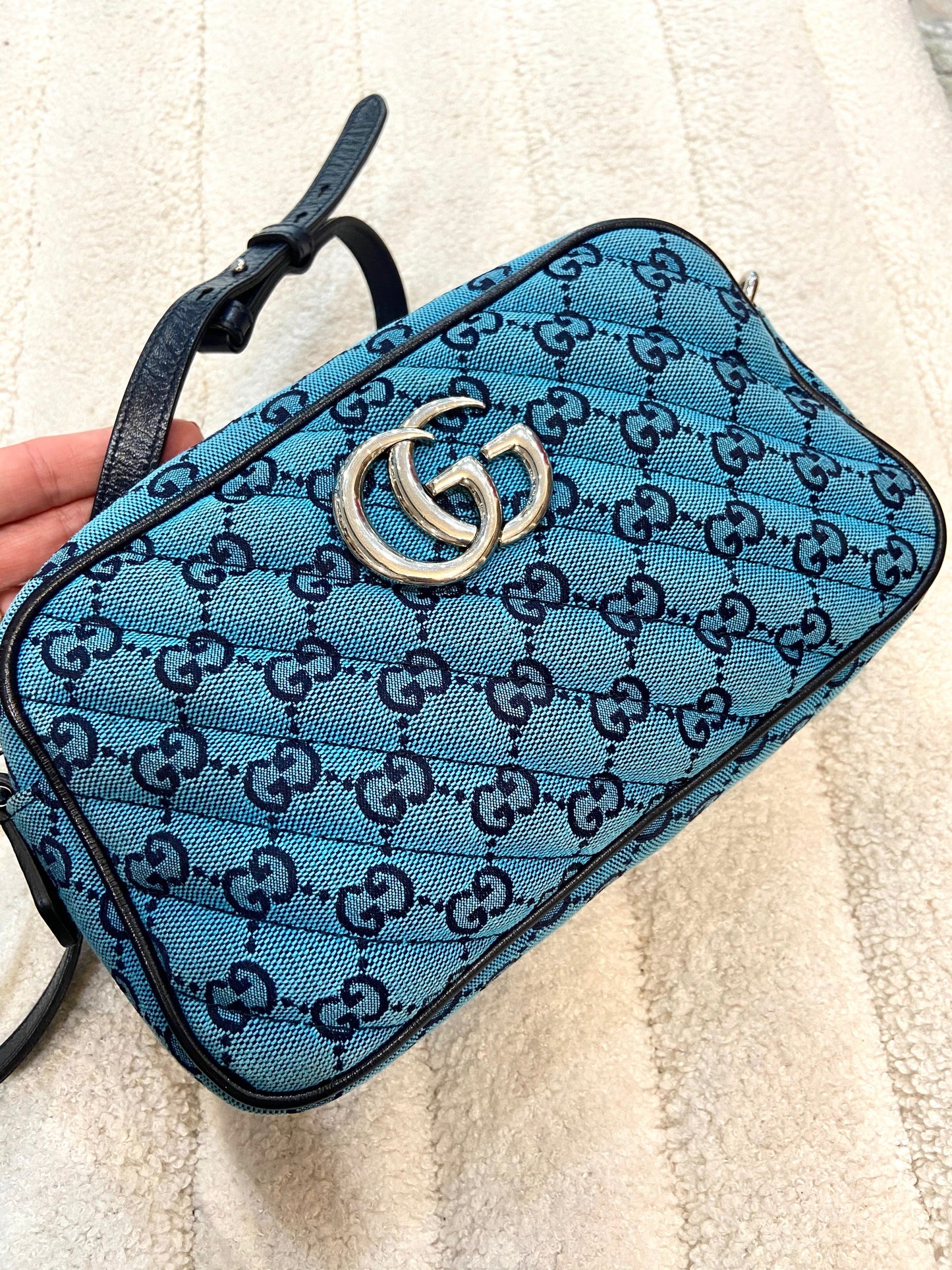GUCCI GG MARMONT DIAGONAL QUILTED SMALL SHOULDER BAG