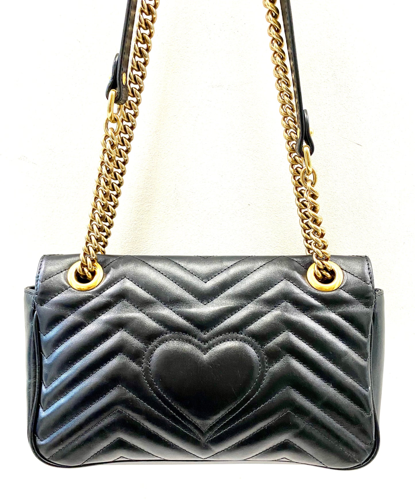 GUCCI GG MARMONT SMALL MATELASSE CALFSKIN SHOULDER BAG