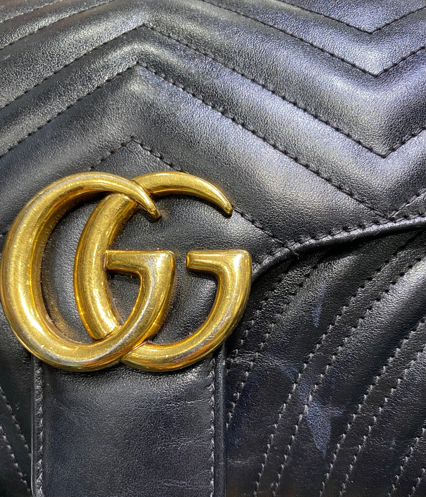 GUCCI GG MARMONT SMALL MATELASSE CALFSKIN SHOULDER BAG