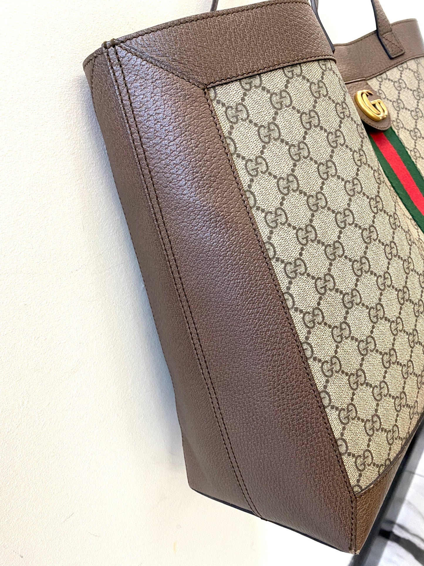 GUCCI GG SUPREME MEDIUM SOFT OPHIDIA TOTE BAG