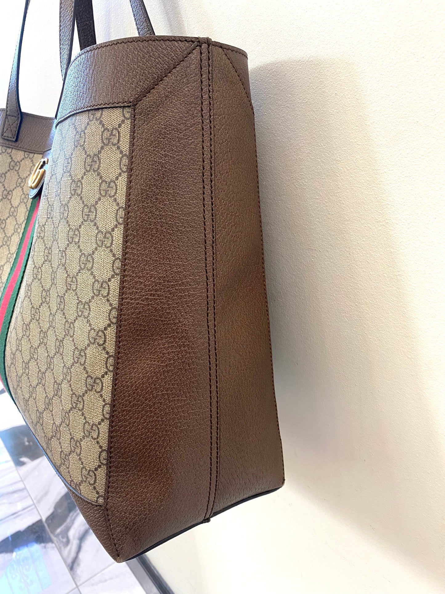 GUCCI GG SUPREME MEDIUM SOFT OPHIDIA TOTE BAG