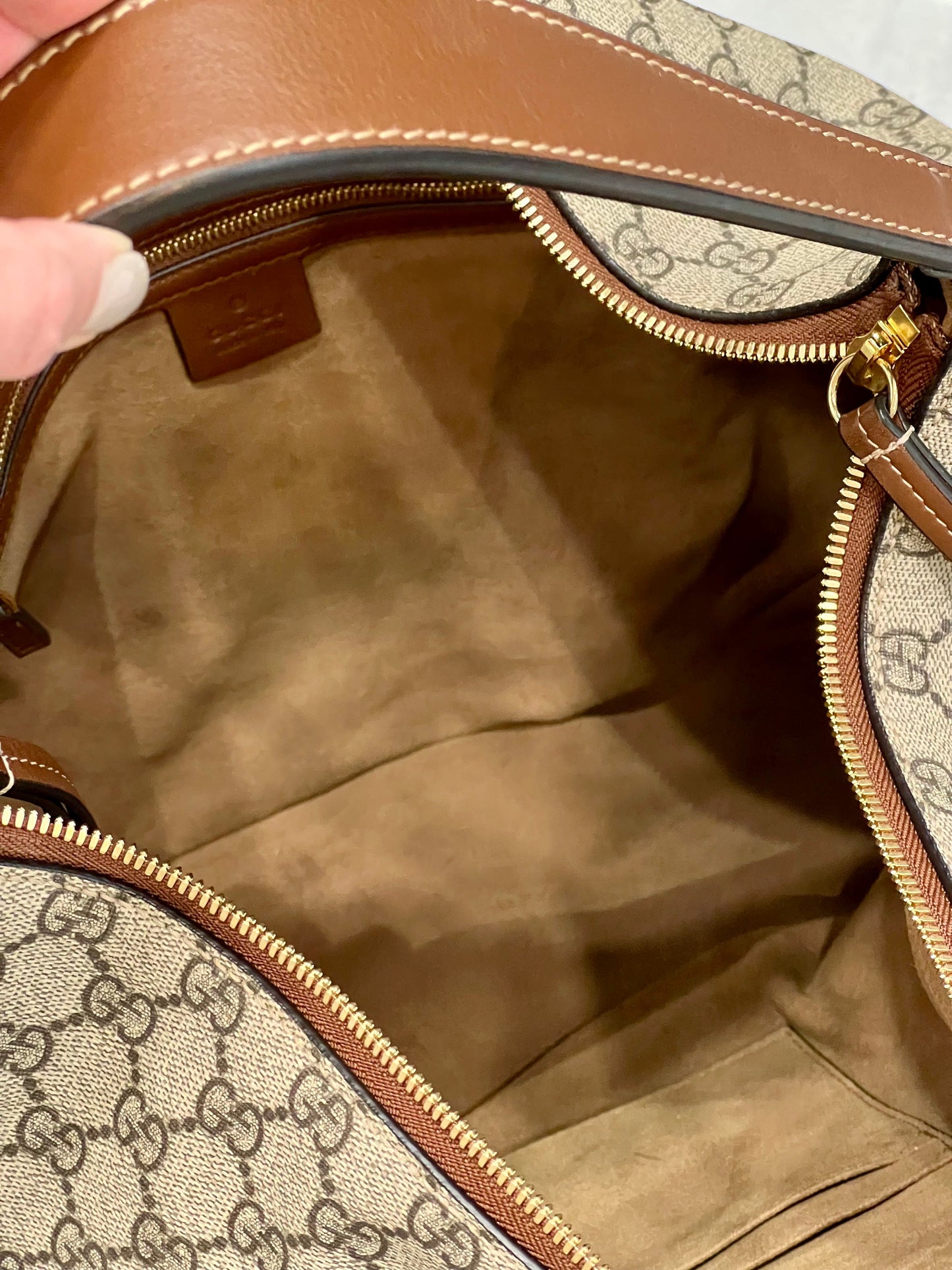 GUCCI GG SUPREME MONOGRAM LINEA HOBO BAG