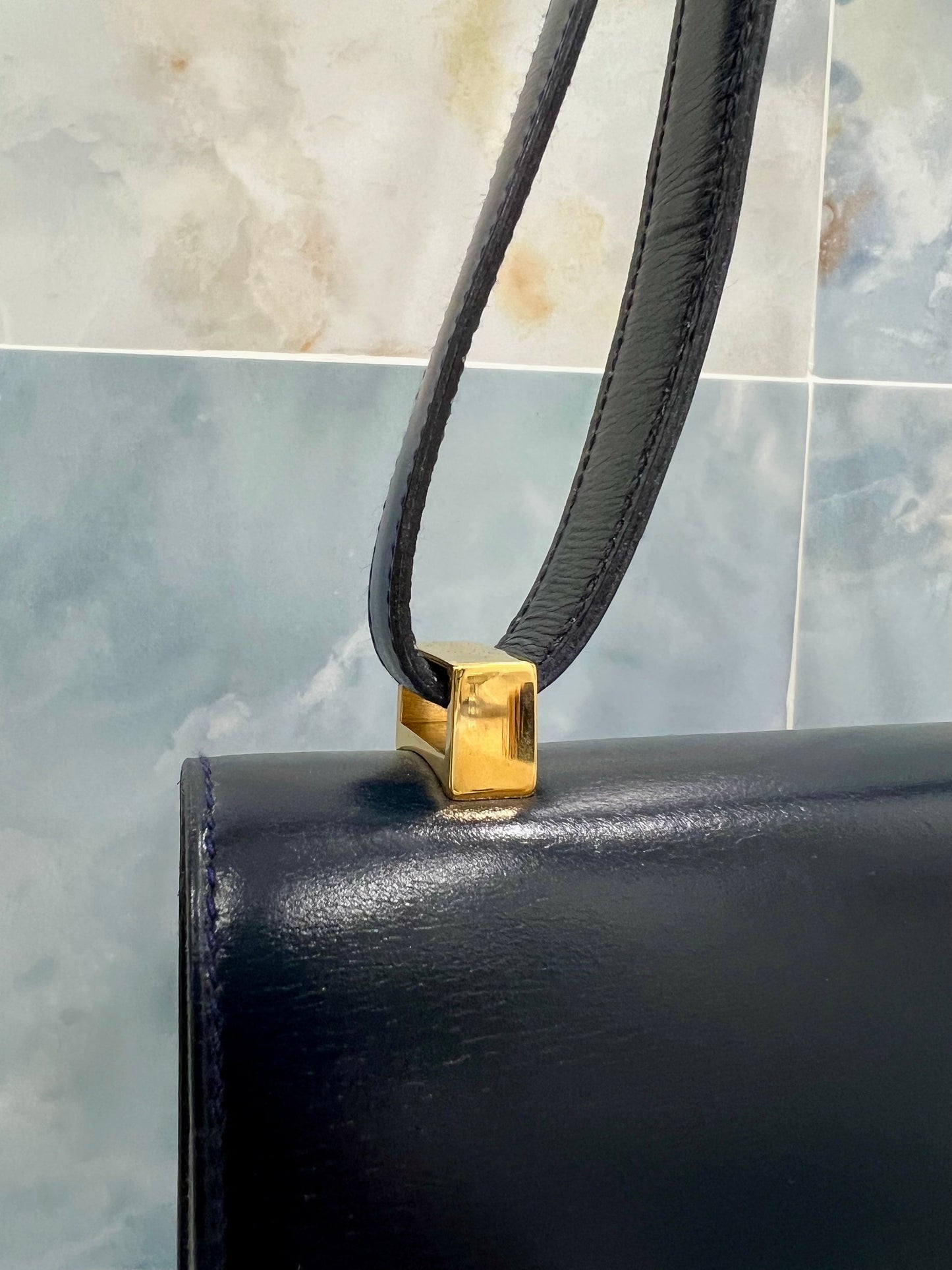 HERMÈS CONSTANCE 23 VINTAGE BOX LEATHER SHOULDER BAG