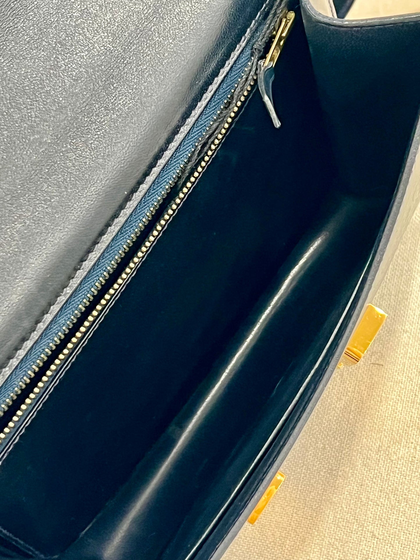 HERMÈS CONSTANCE 23 VINTAGE BOX LEATHER SHOULDER BAG