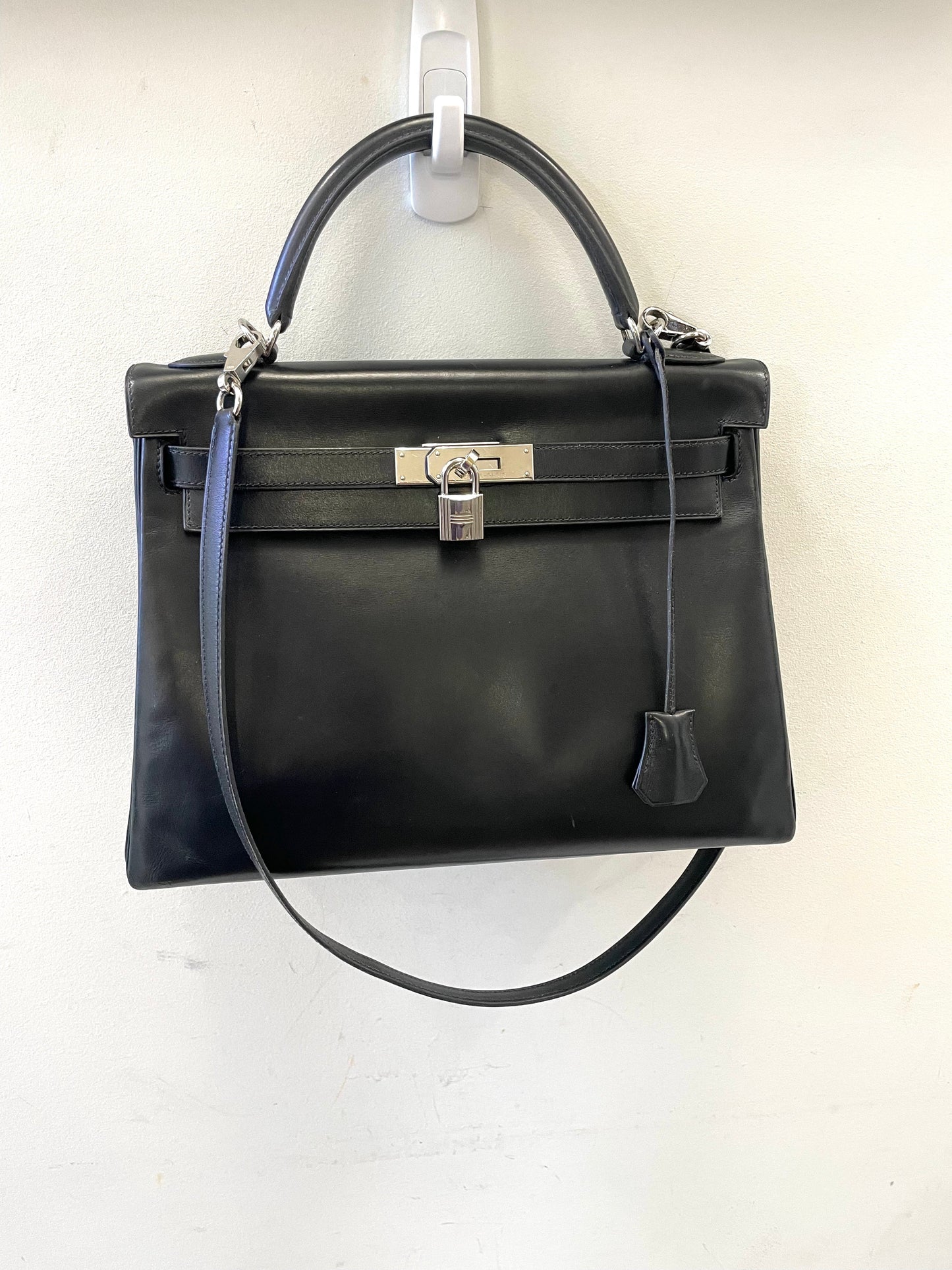 HERMÈS PHW KELLY 32 SWIFT LEATHER SHOULDER BAG